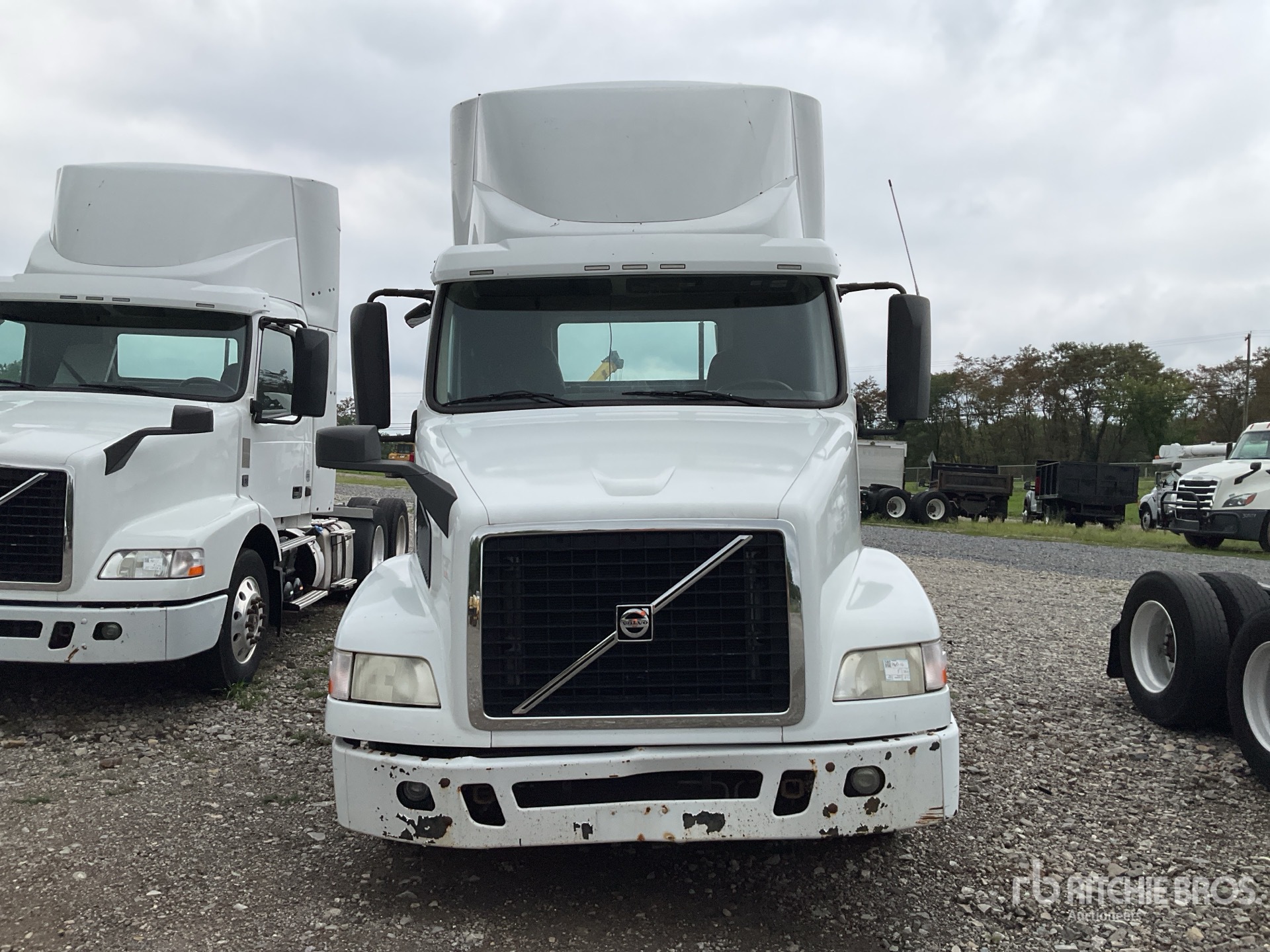 2016 Volvo VNM