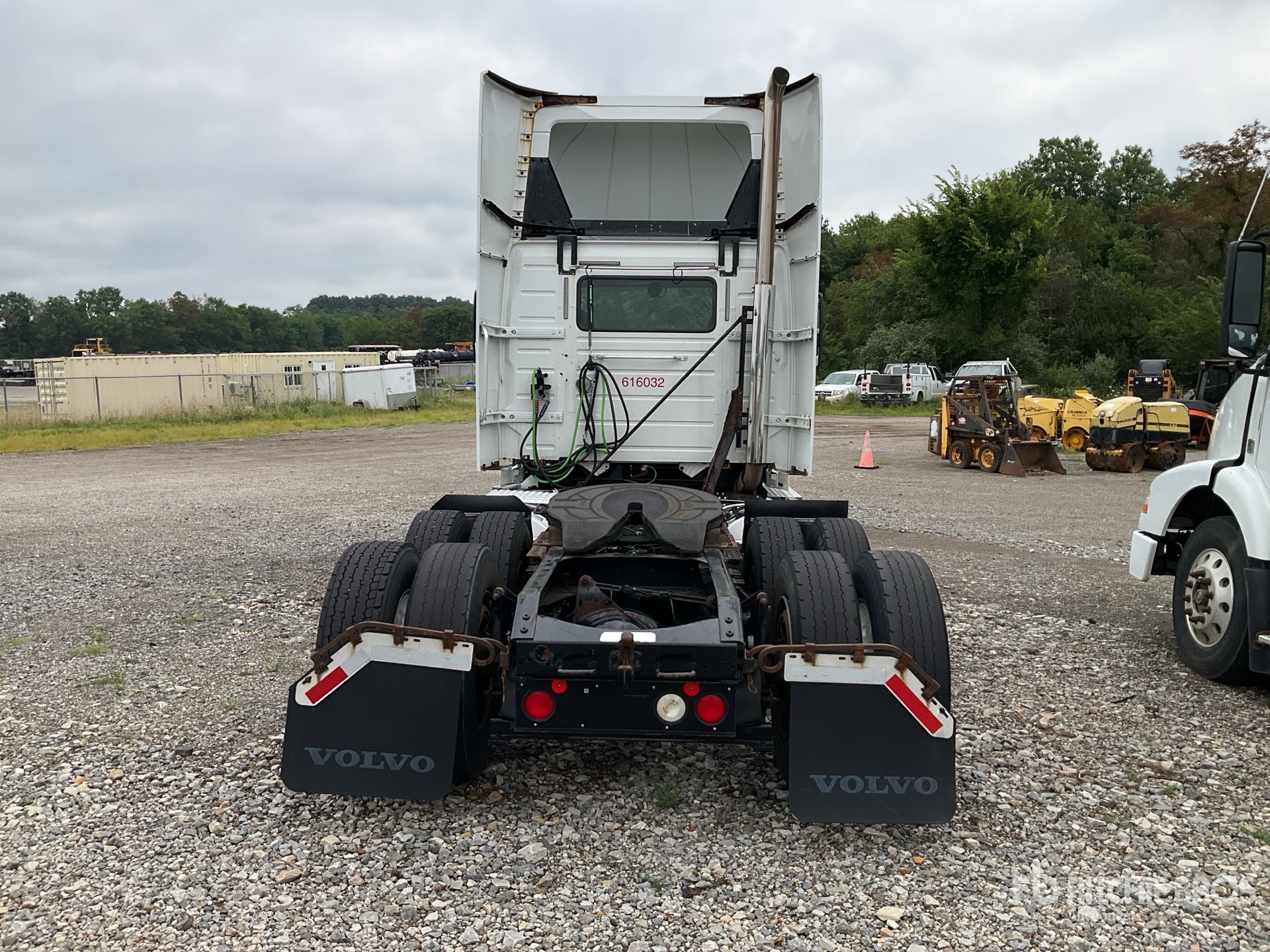 2017 Volvo VNM