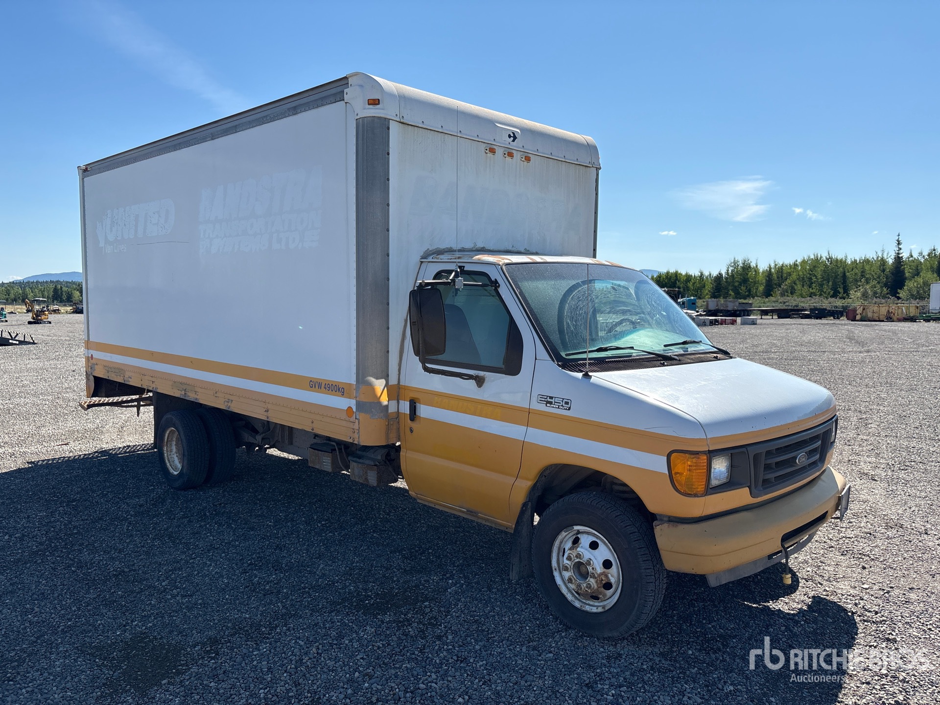 2004 Ford E-450