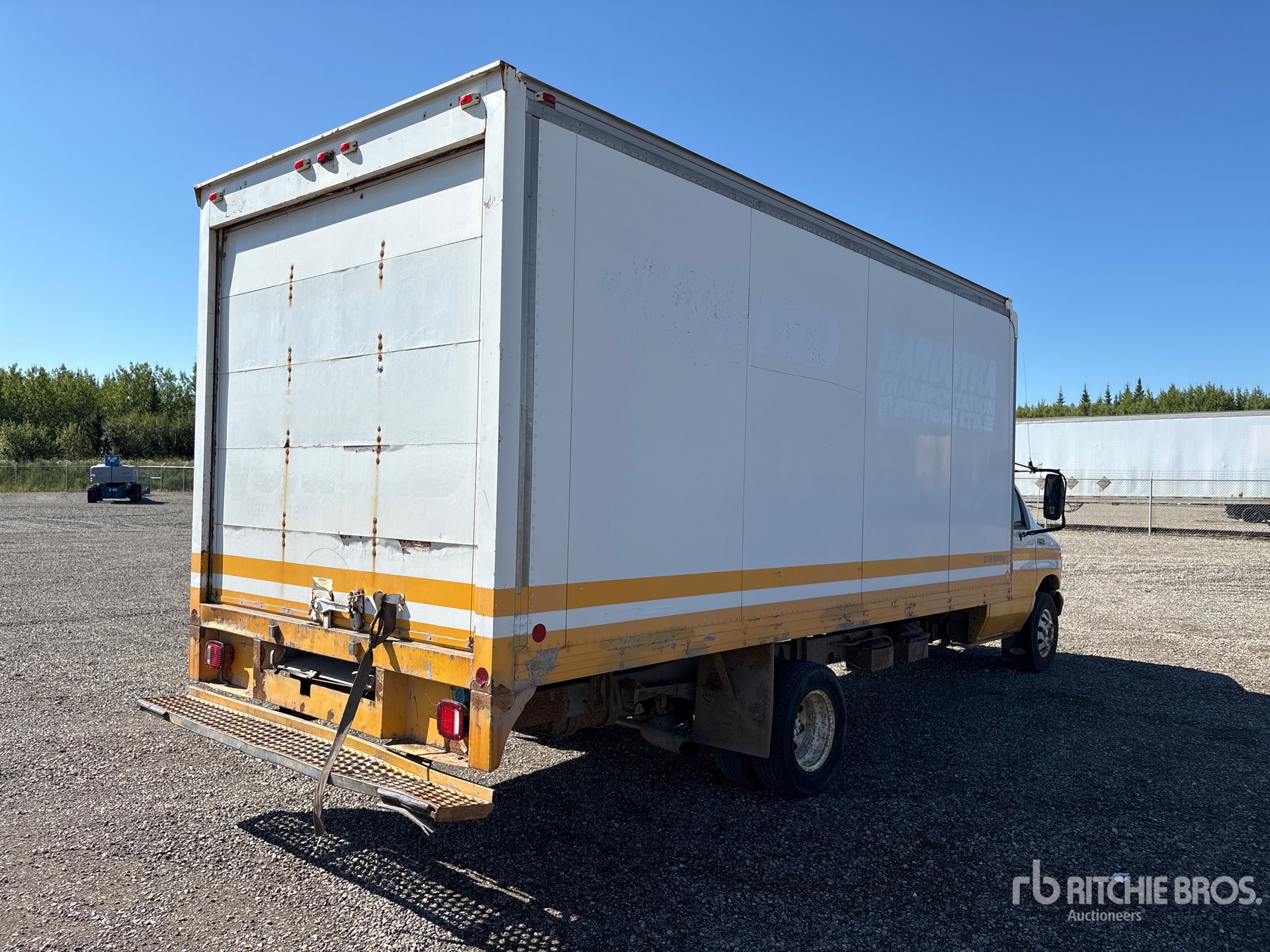 2004 Ford E-450