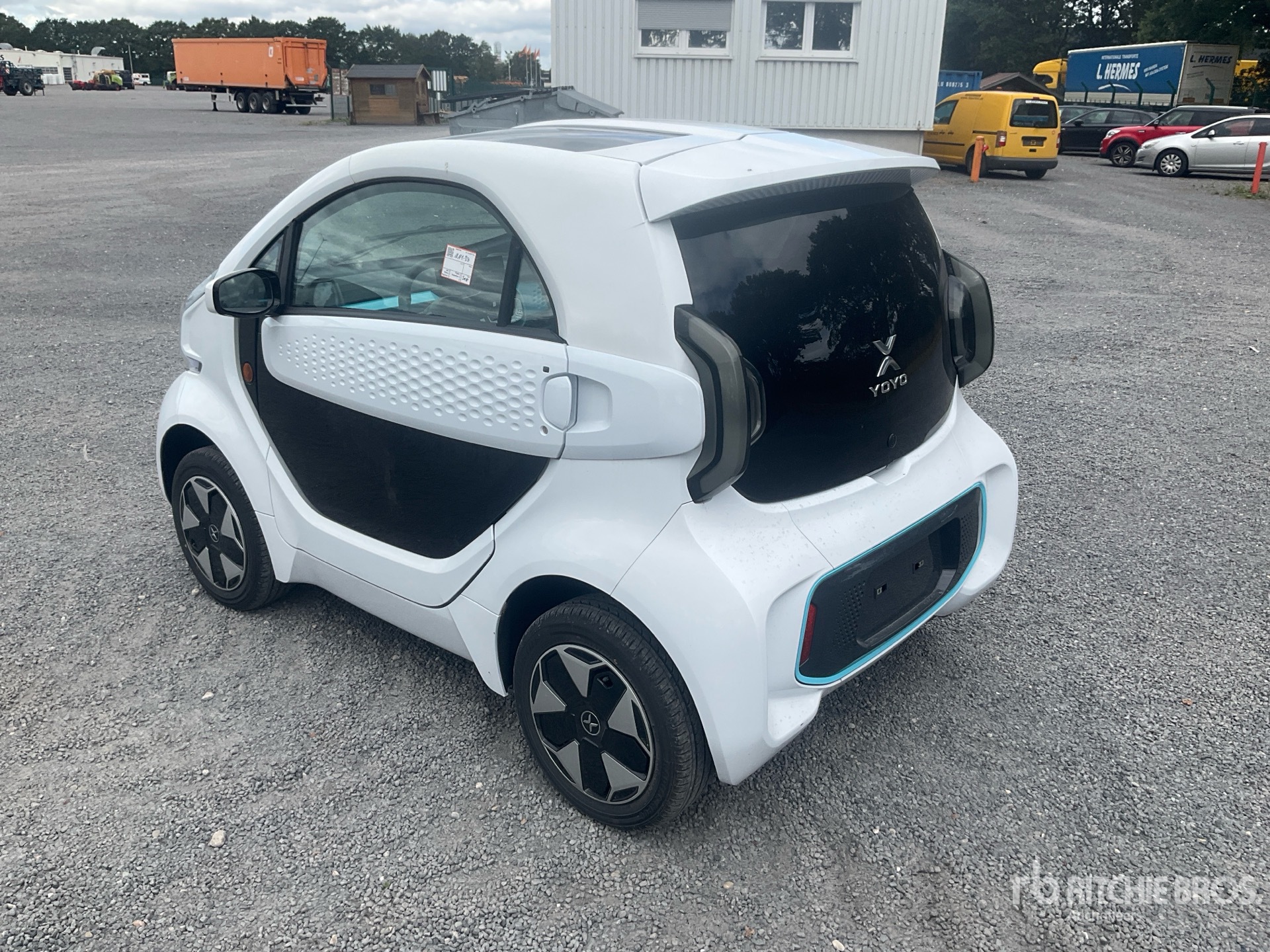 General Appearance with Picture, Left Rear Corner