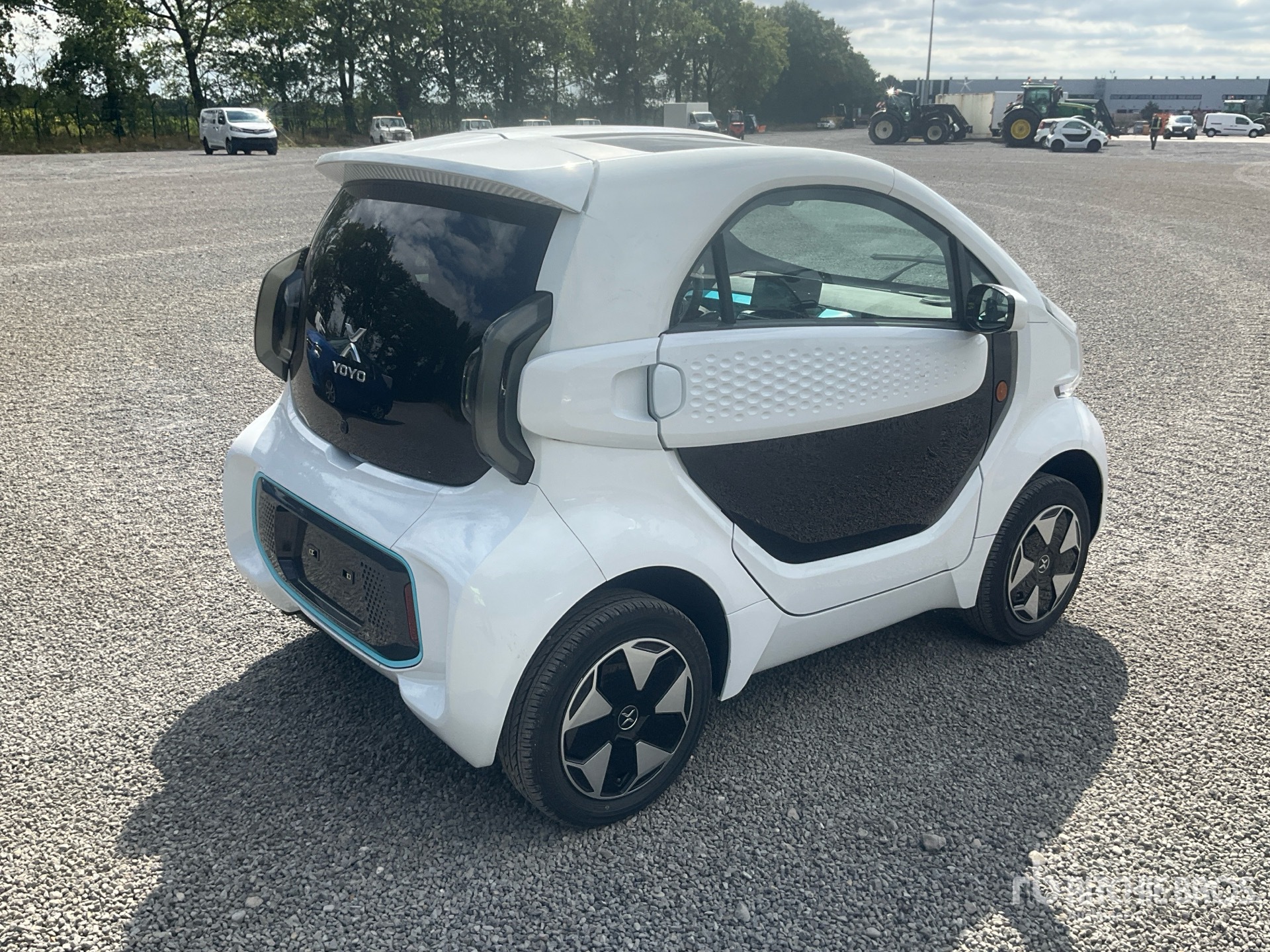 General Appearance with Picture, Right Rear Corner