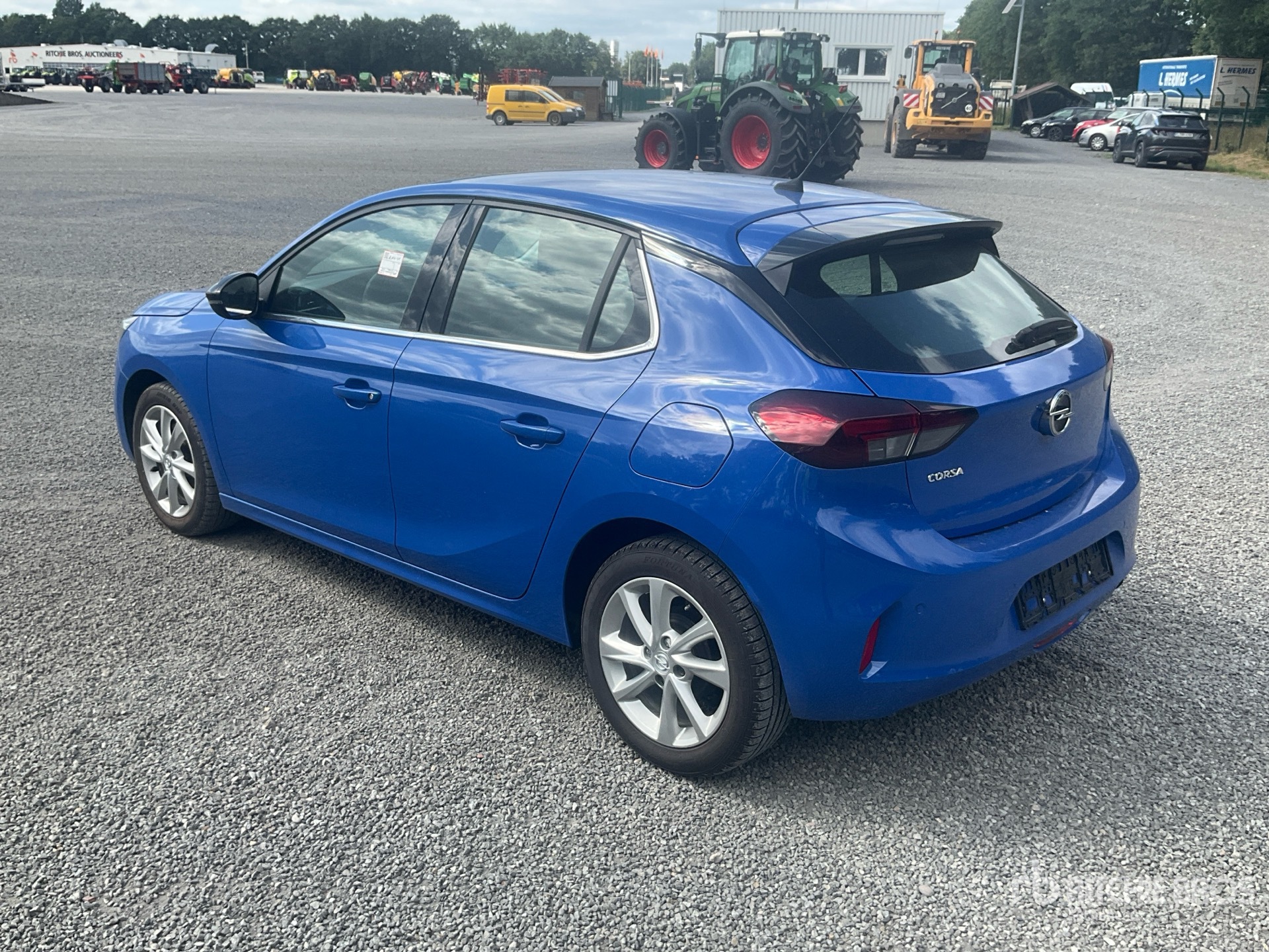 General Appearance with Picture, Left Rear Corner