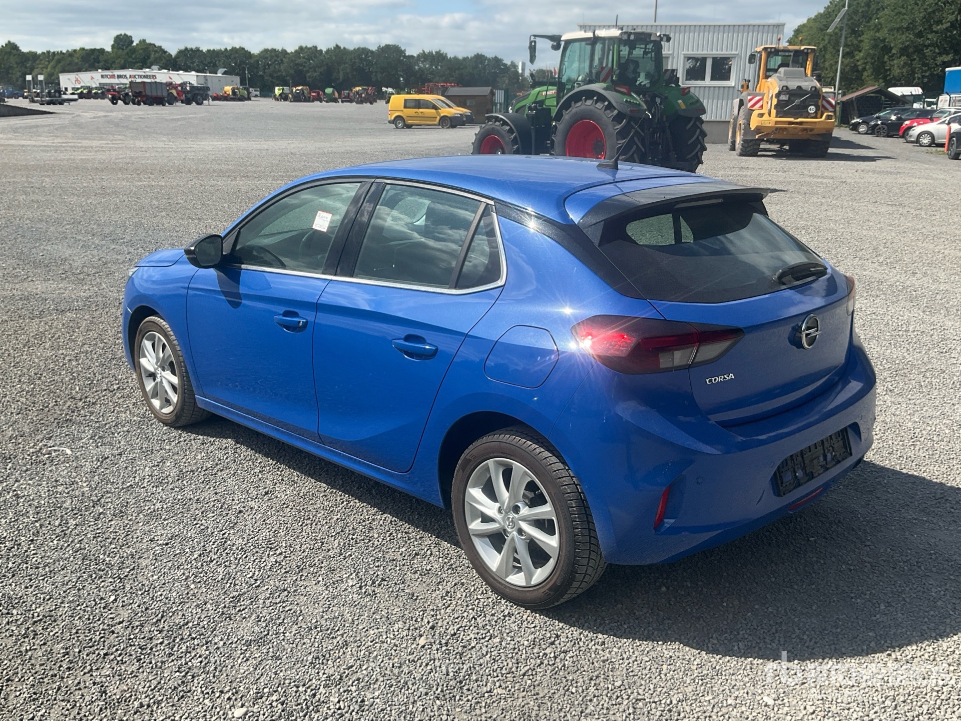General Appearance with Picture, Left Rear Corner