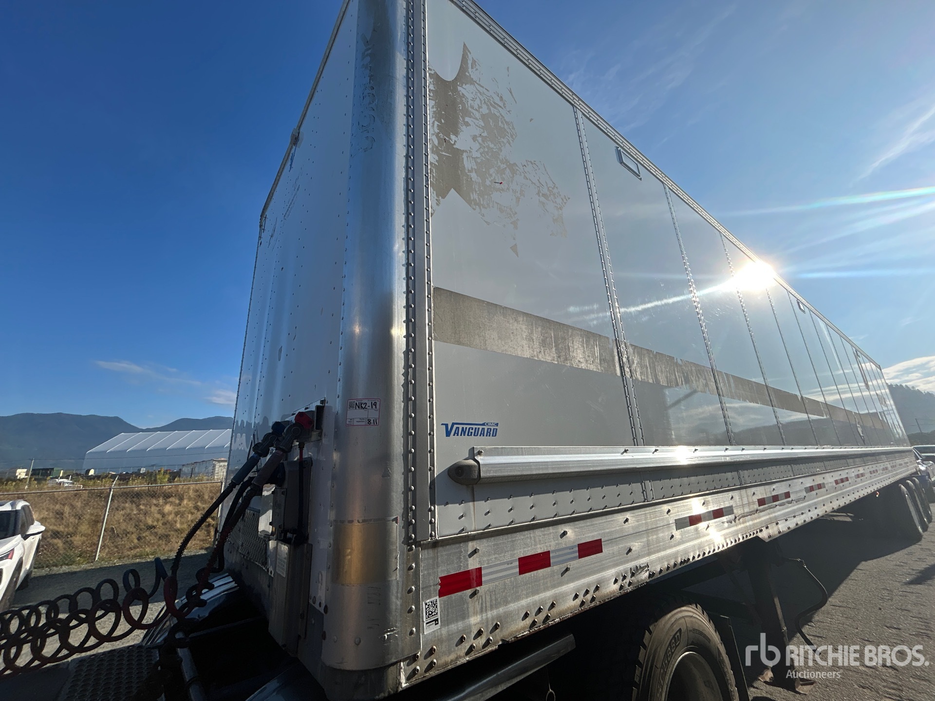 2014 Vanguard 53 ft x 102 in Tri/A
