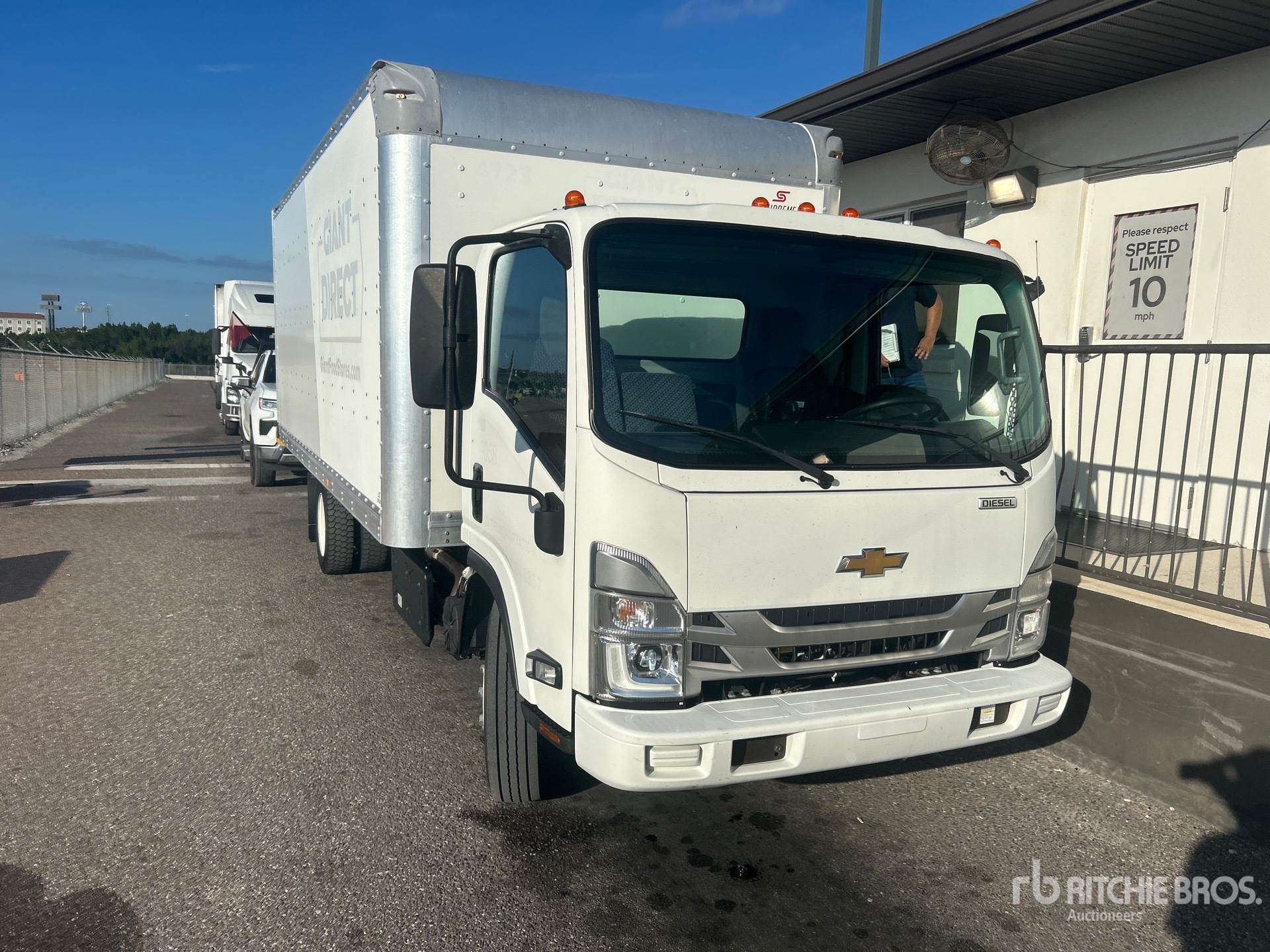 2023 Isuzu NRR