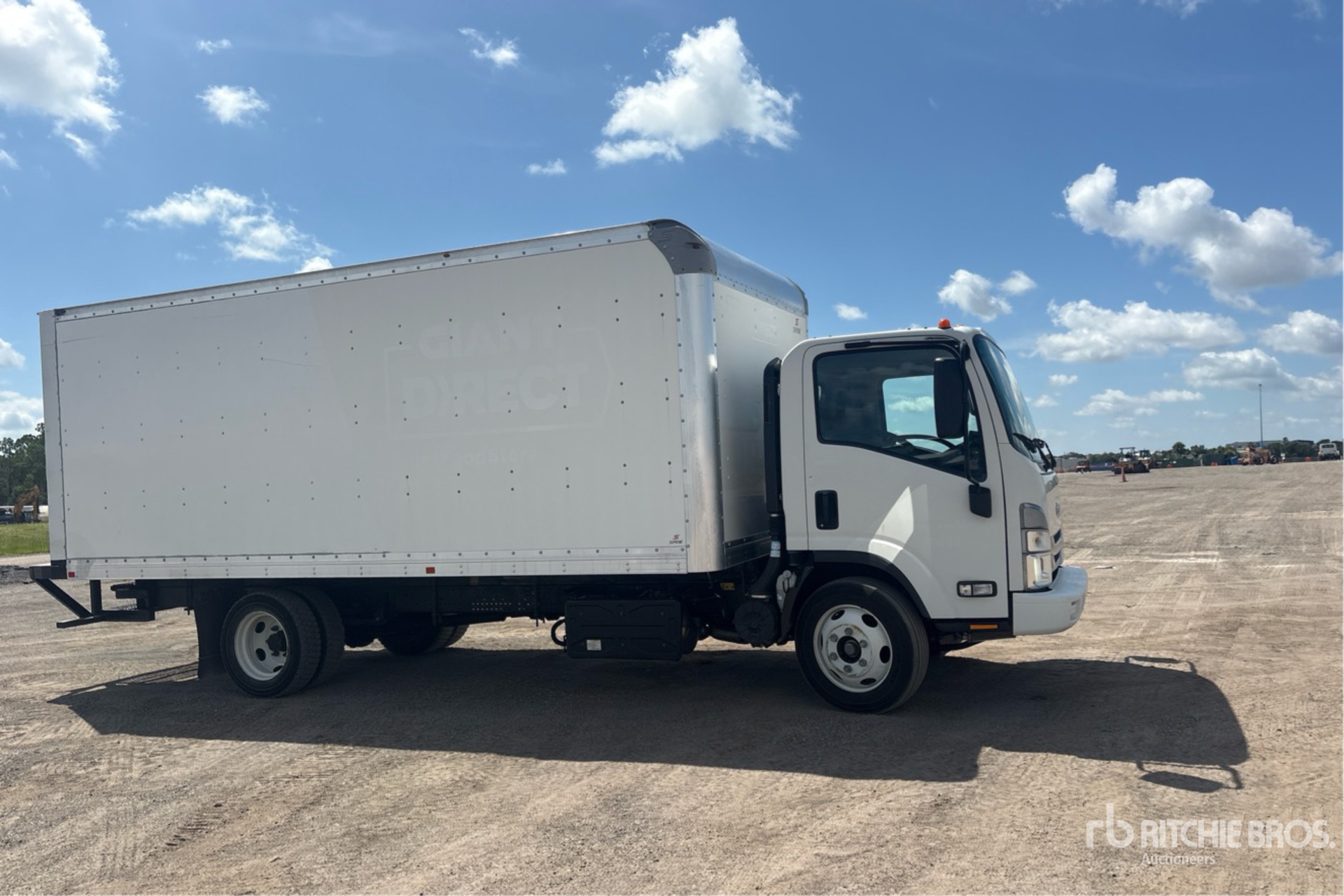 2023 Isuzu NRR
