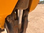 Hydraulics with Carriage Tilt Cylinder