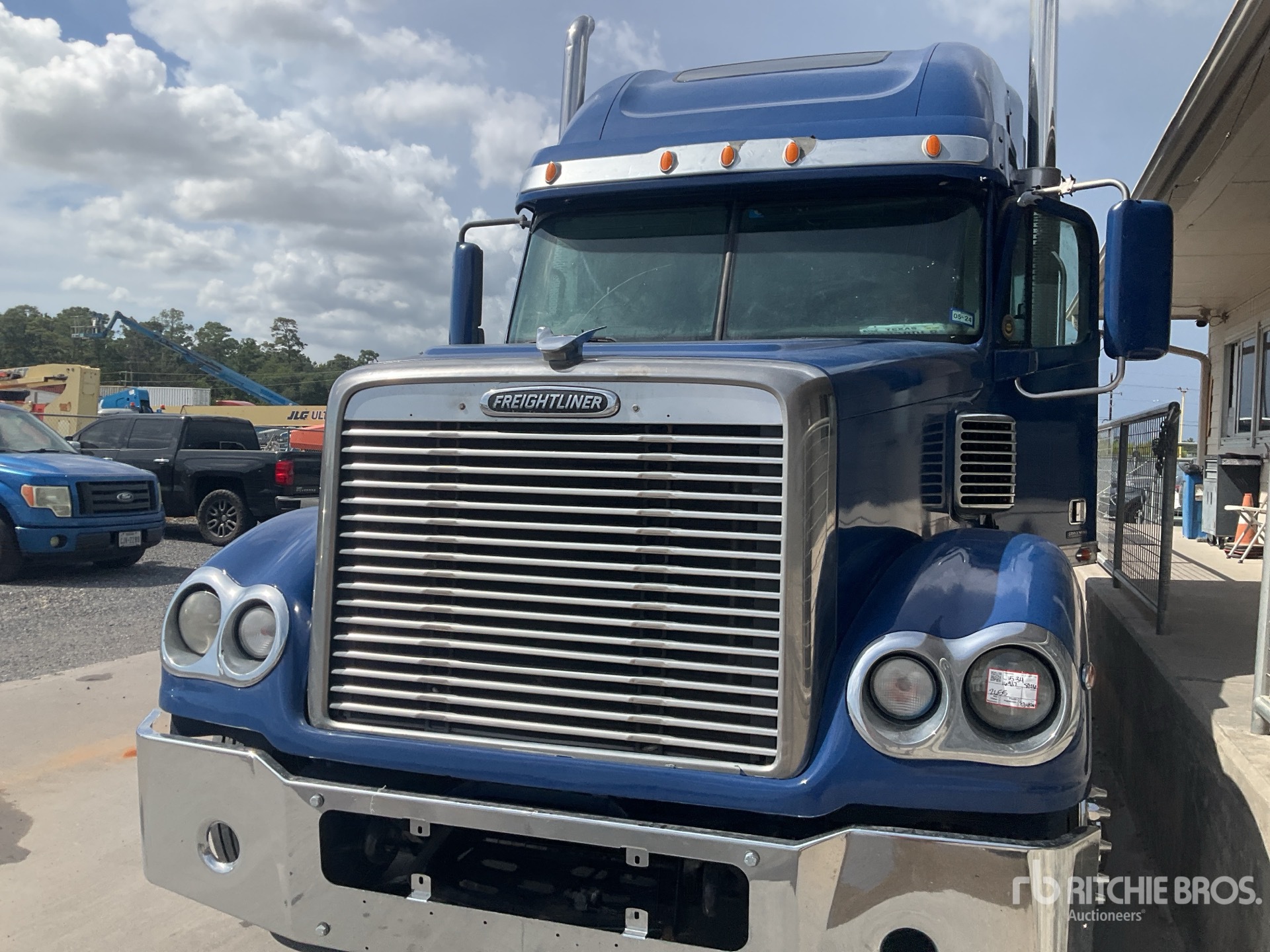 2007 Freightliner CORONADA 132