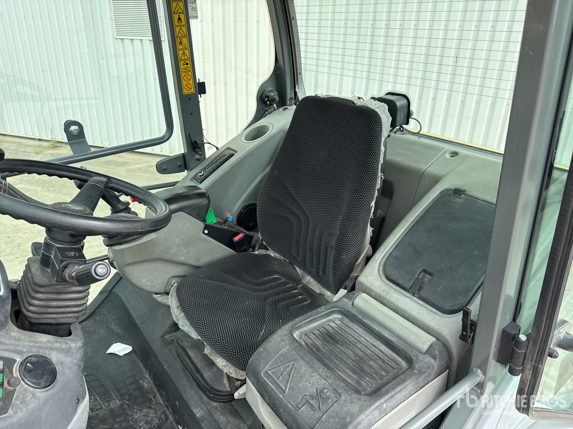 2023 Kramer 8115L