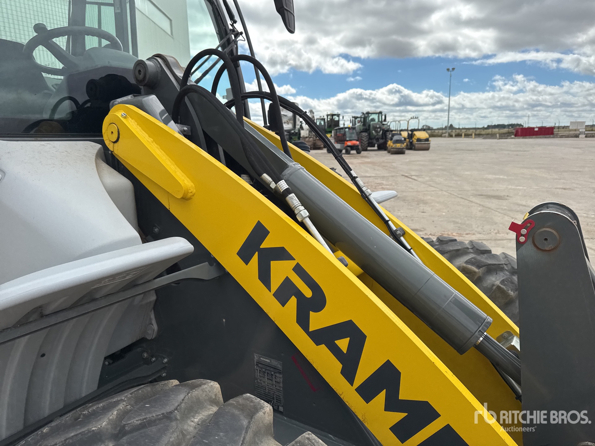 2023 Kramer 8115L