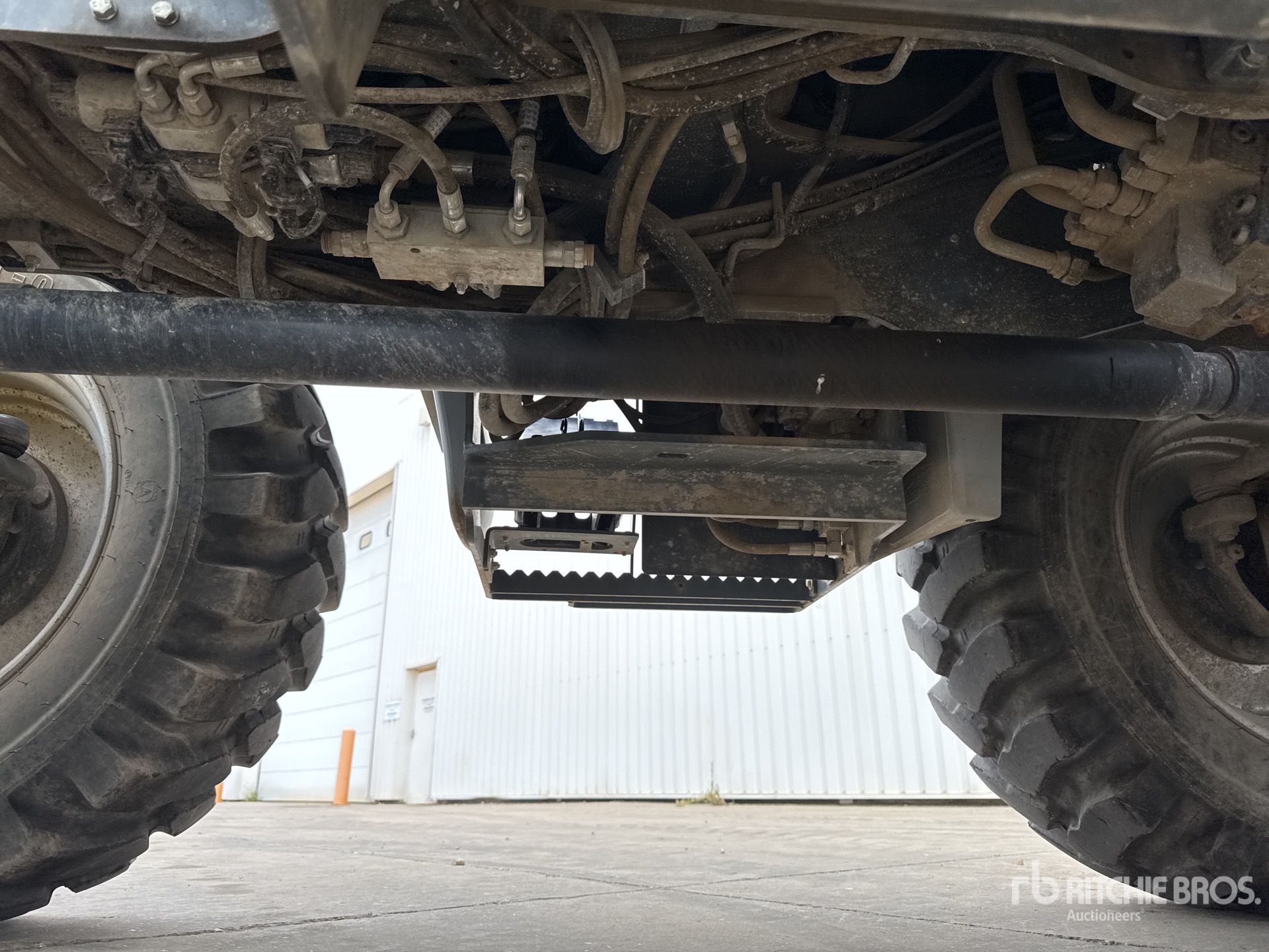 2023 Kramer 8115L