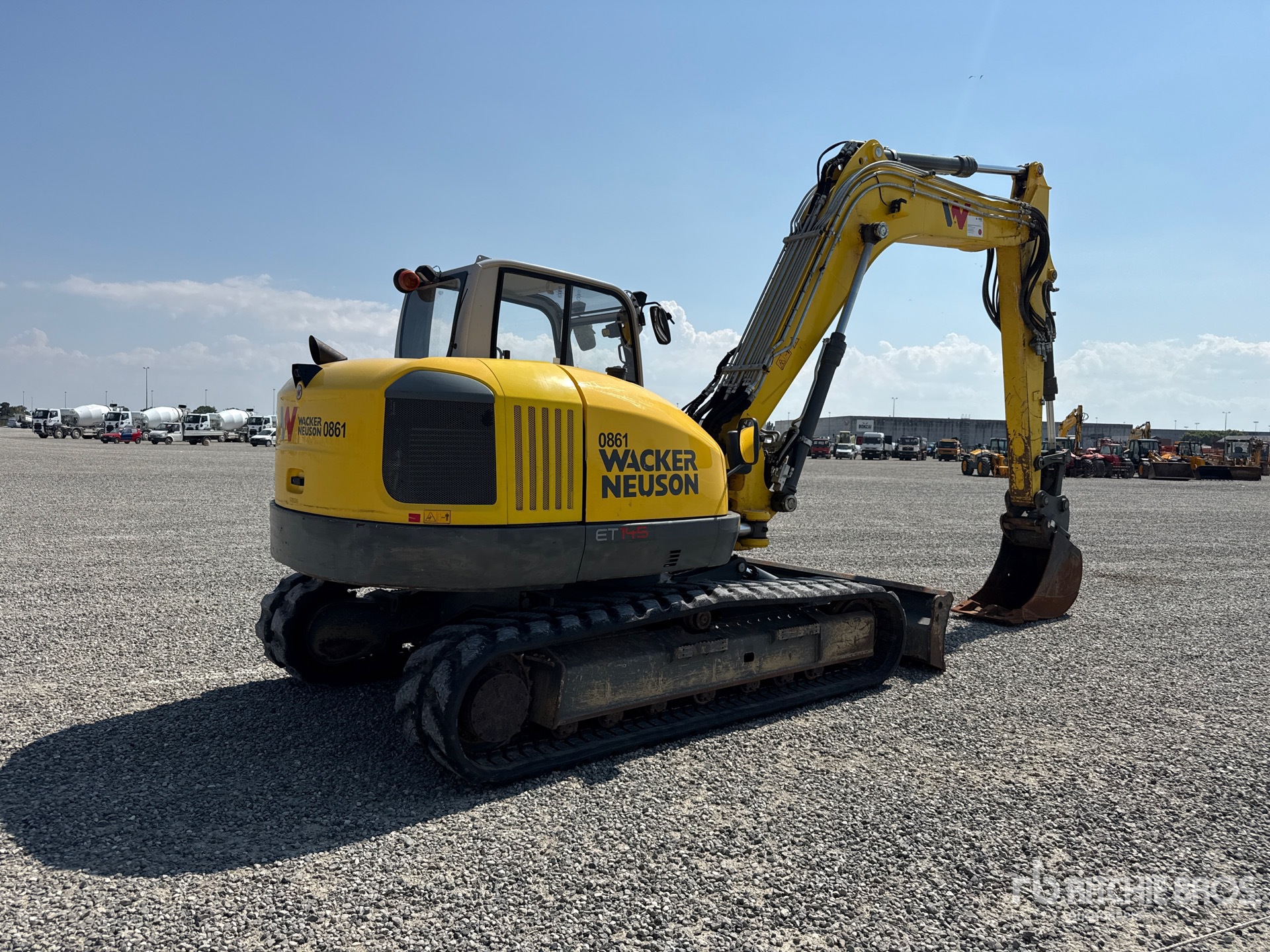 General Appearance with Picture, Right Rear Corner