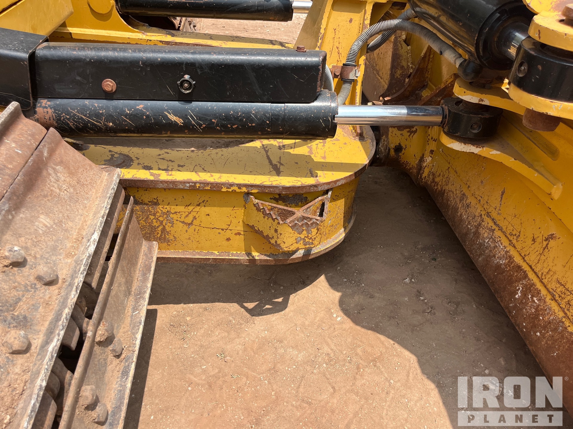 2014 Caterpillar D6N LGP