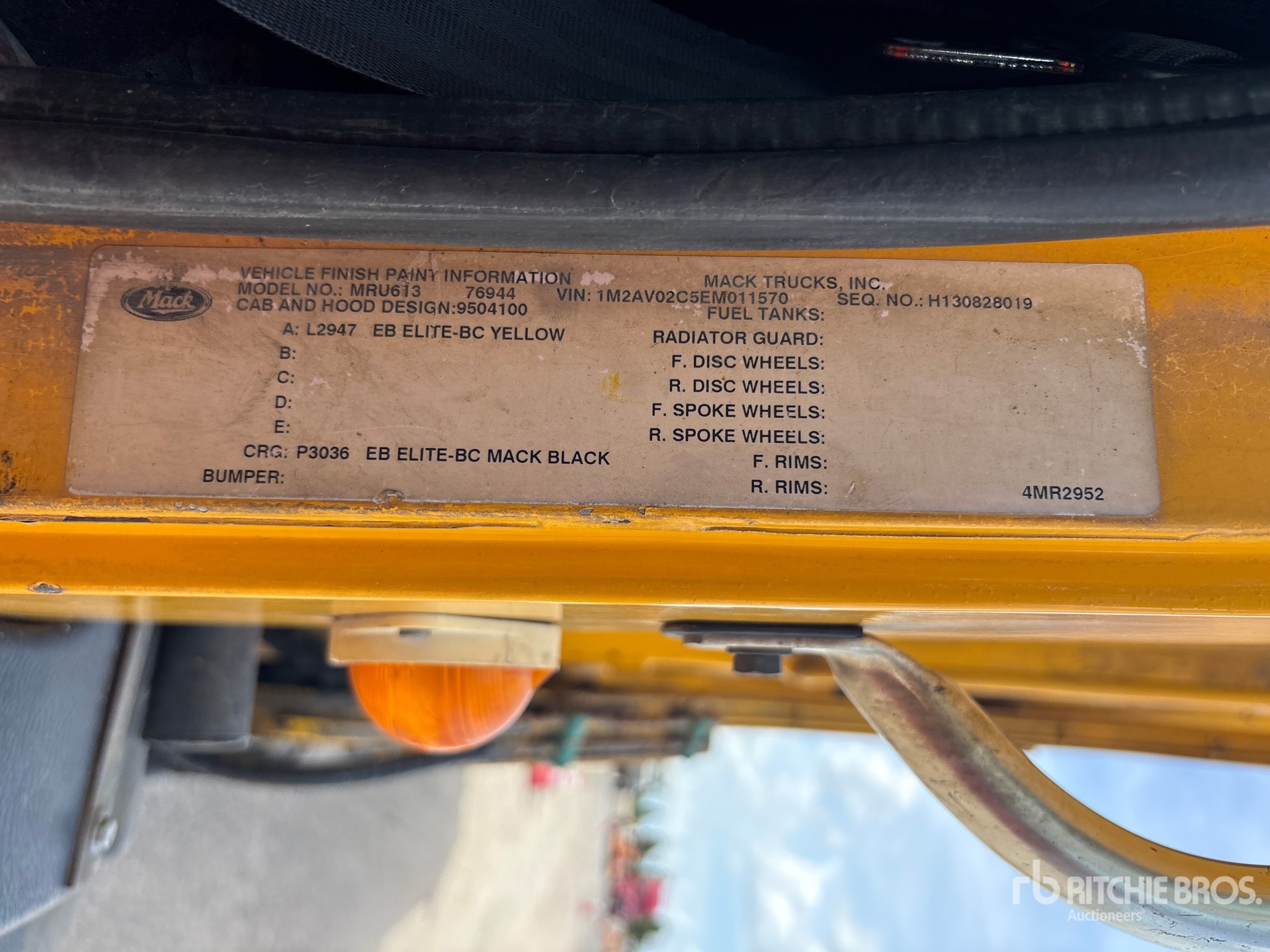 2014 Mack MRU613