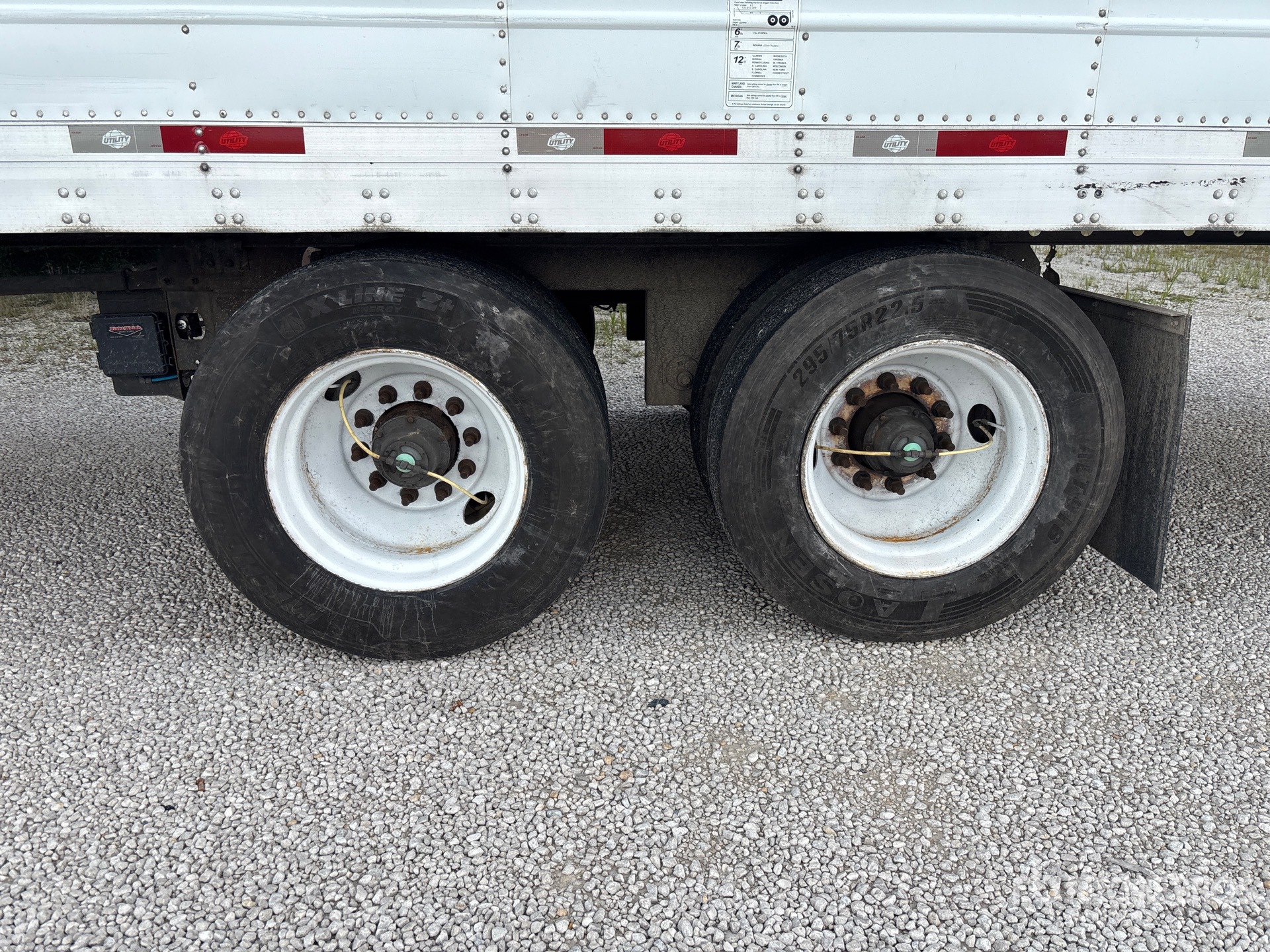 2014 Utility 3000R