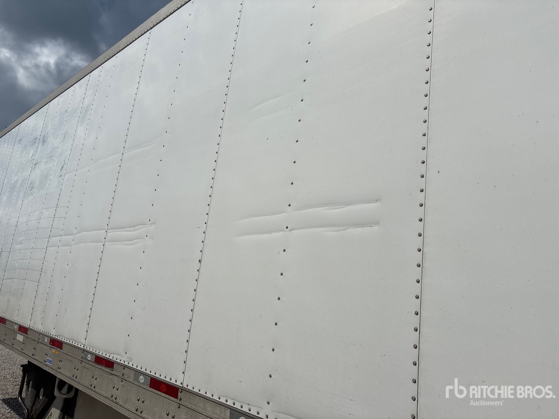 2013 Utility 53 FT T/A