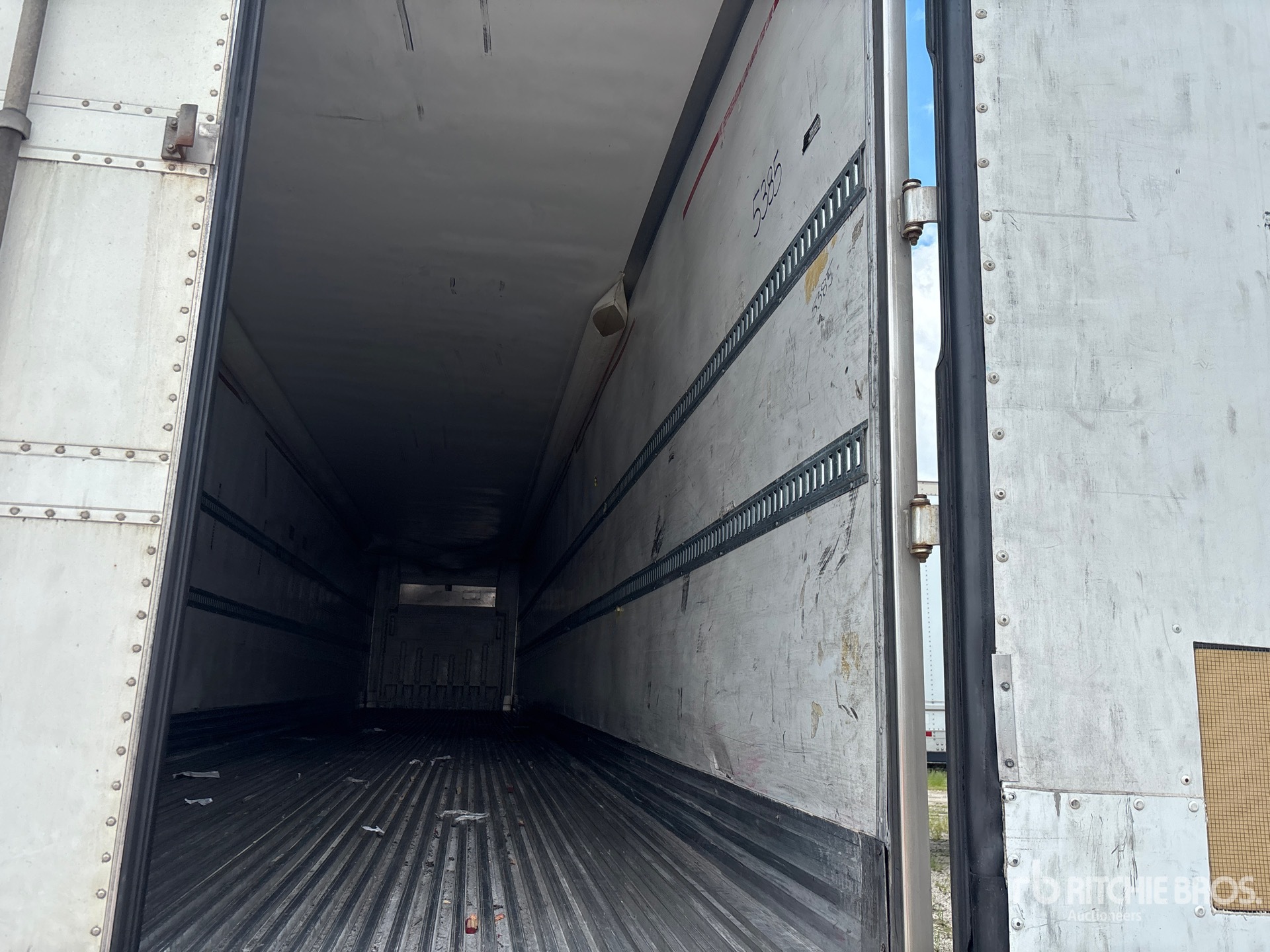 2013 Utility 53 FT T/A