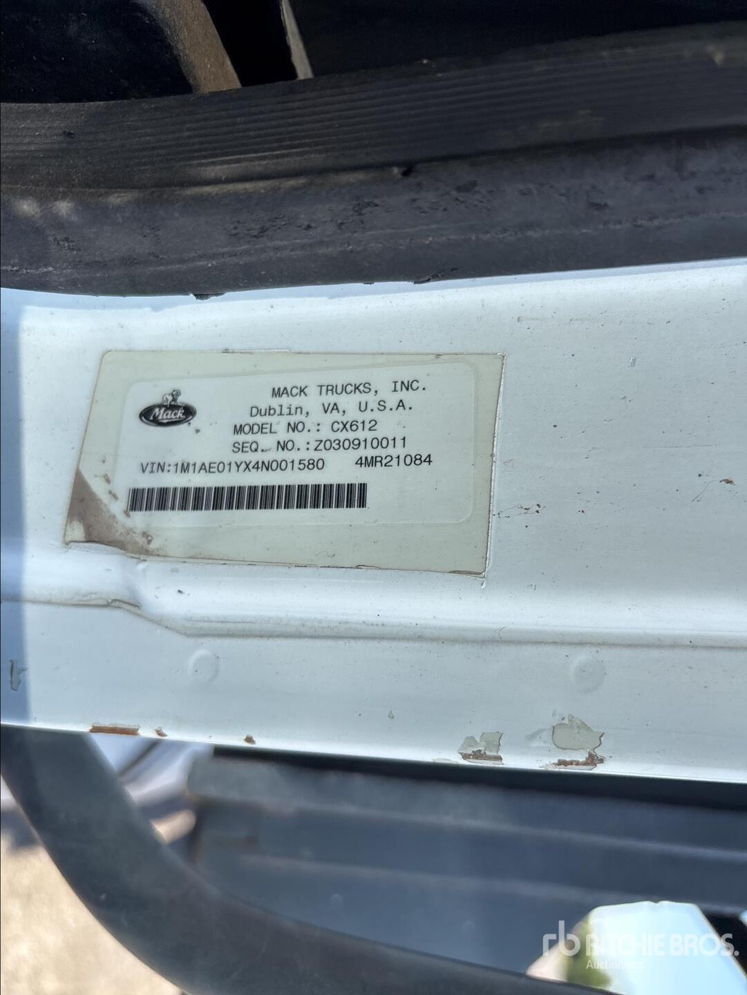 2004 Mack CX612