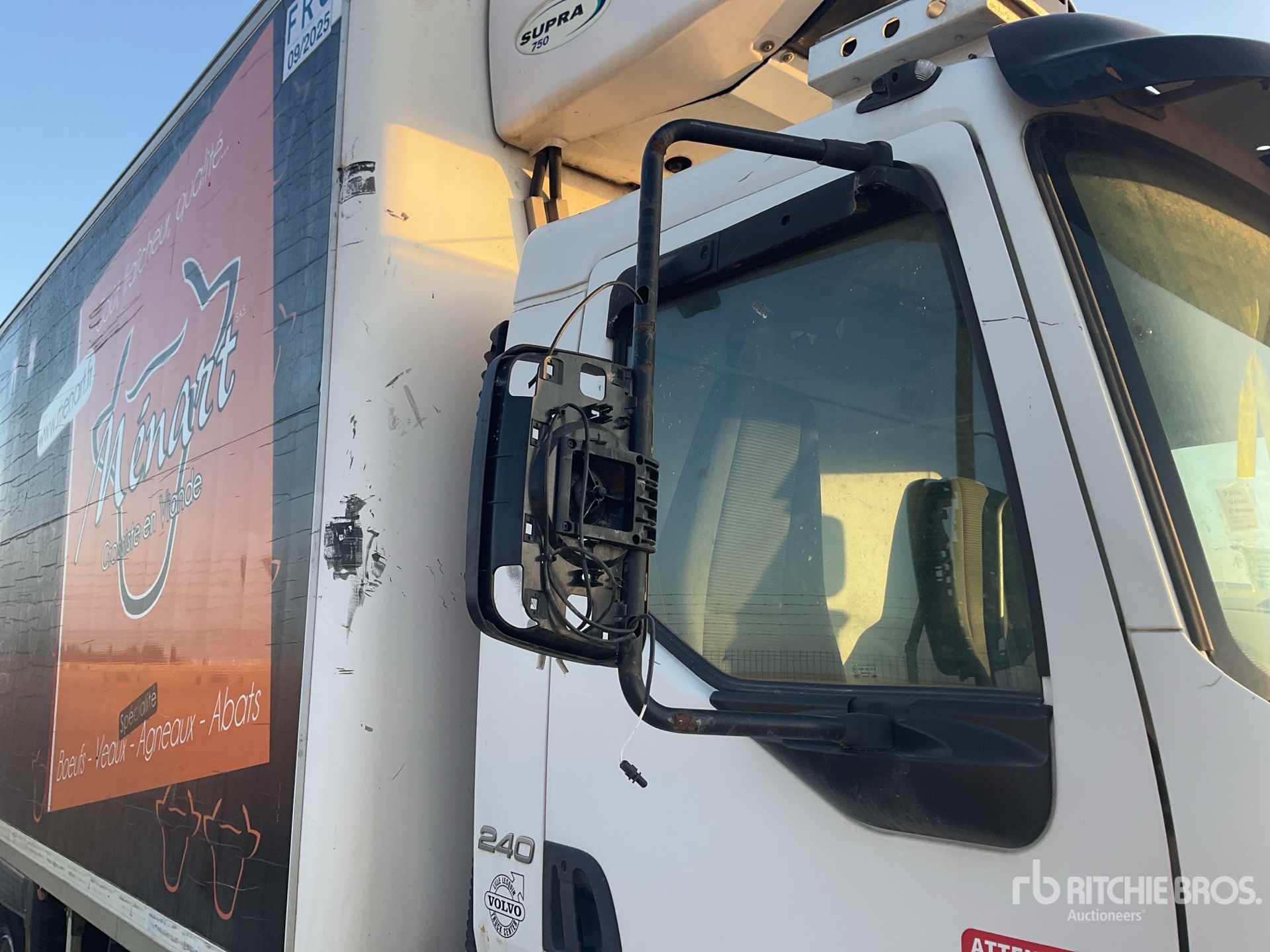 2013 Volvo FL42