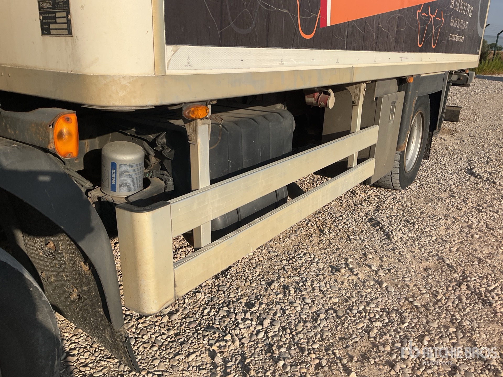 2013 Volvo FL42