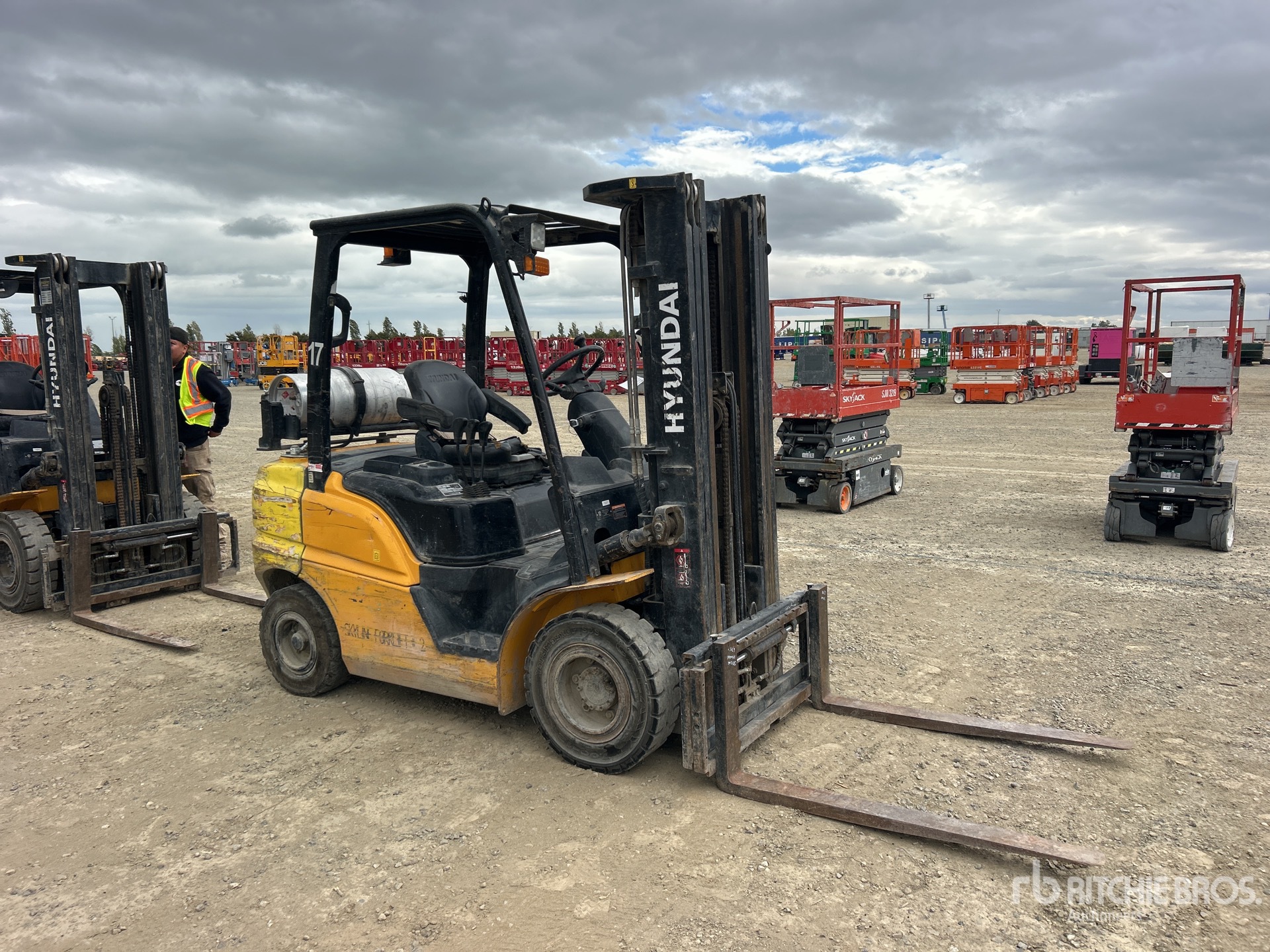 2012 Hyundai 25L-9A