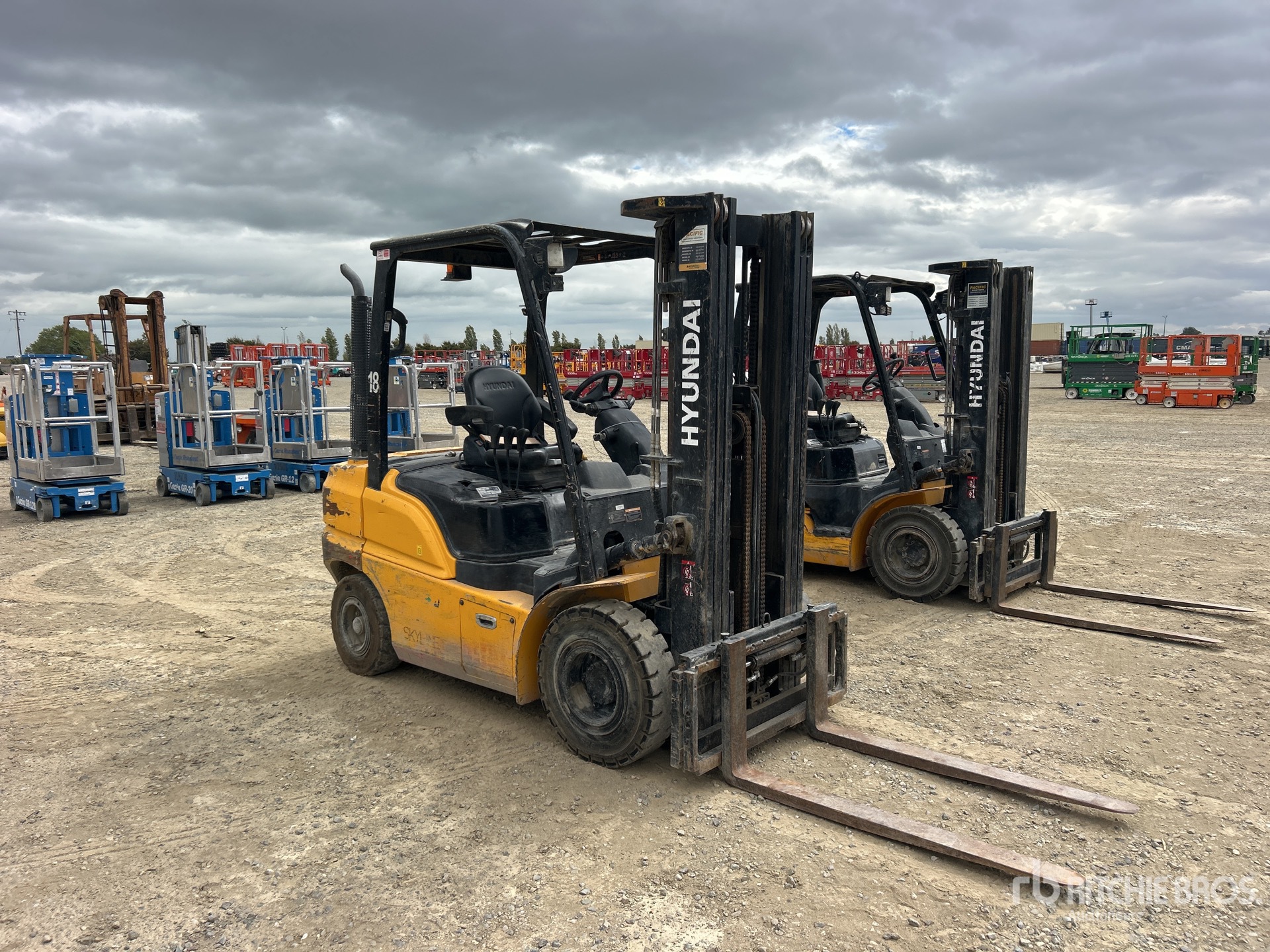 Hyundai 25L-9A