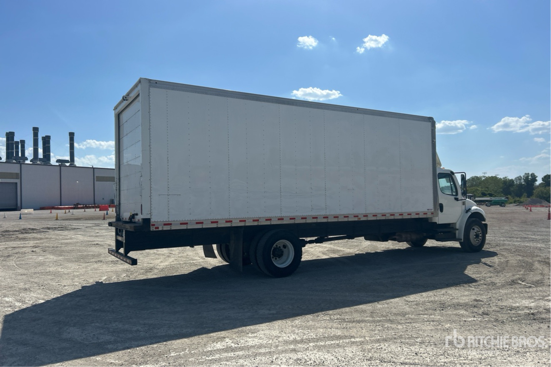 2020 Freightliner M2106