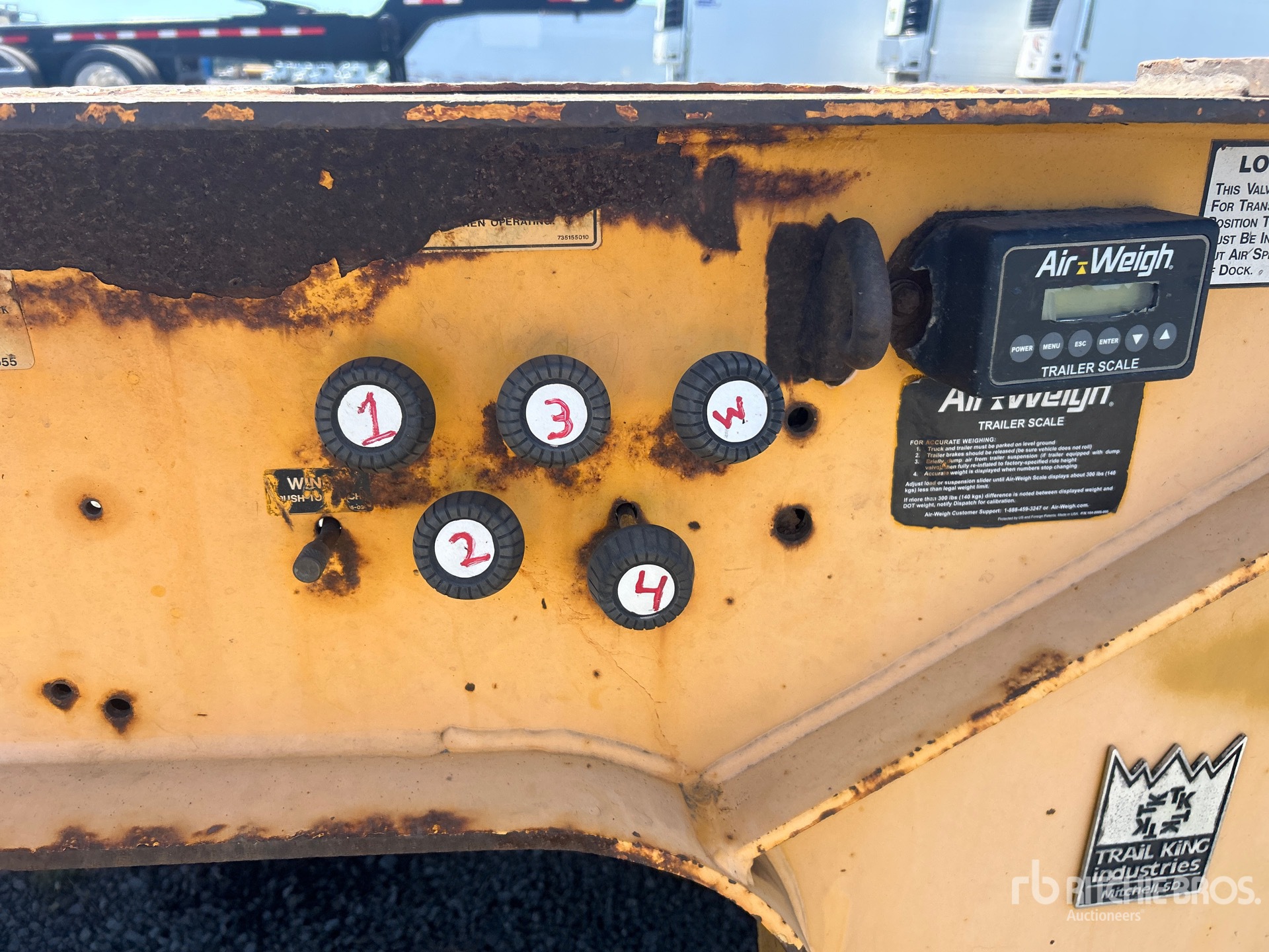 2005 Trail King TK80HT-482