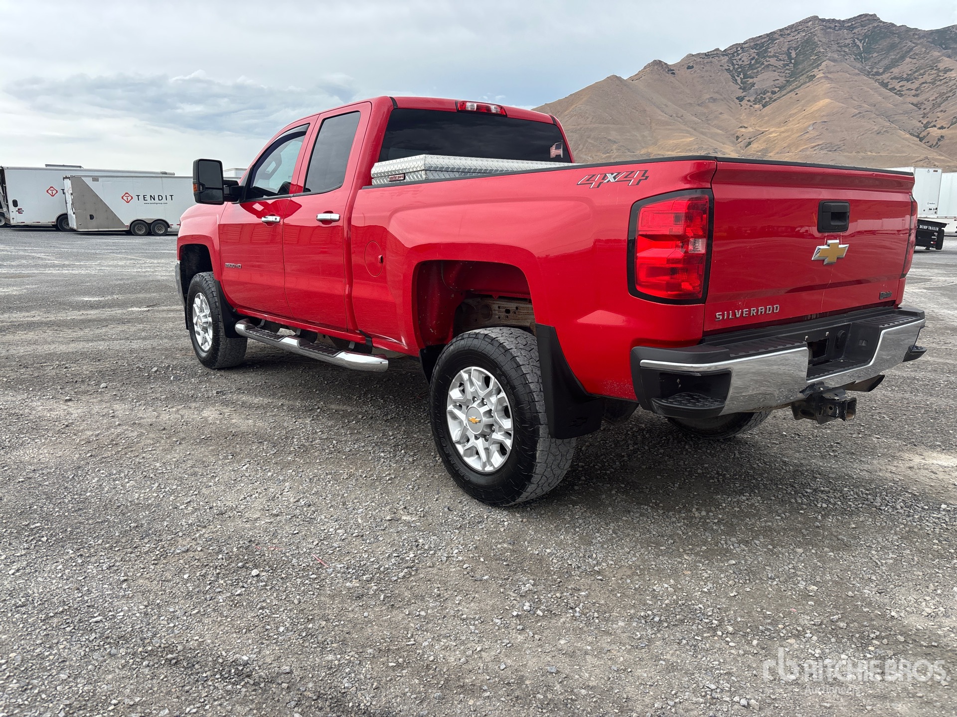 General Appearance with Picture, Left Rear Corner
