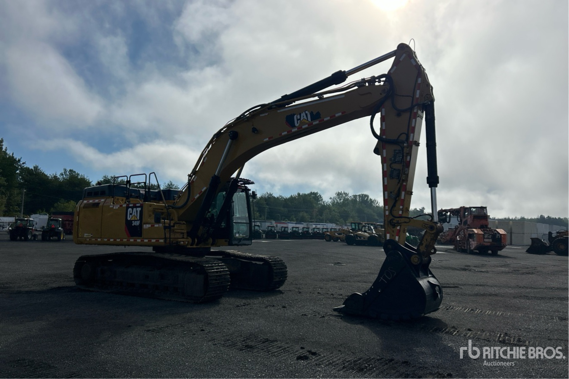 2015 Caterpillar 349FL