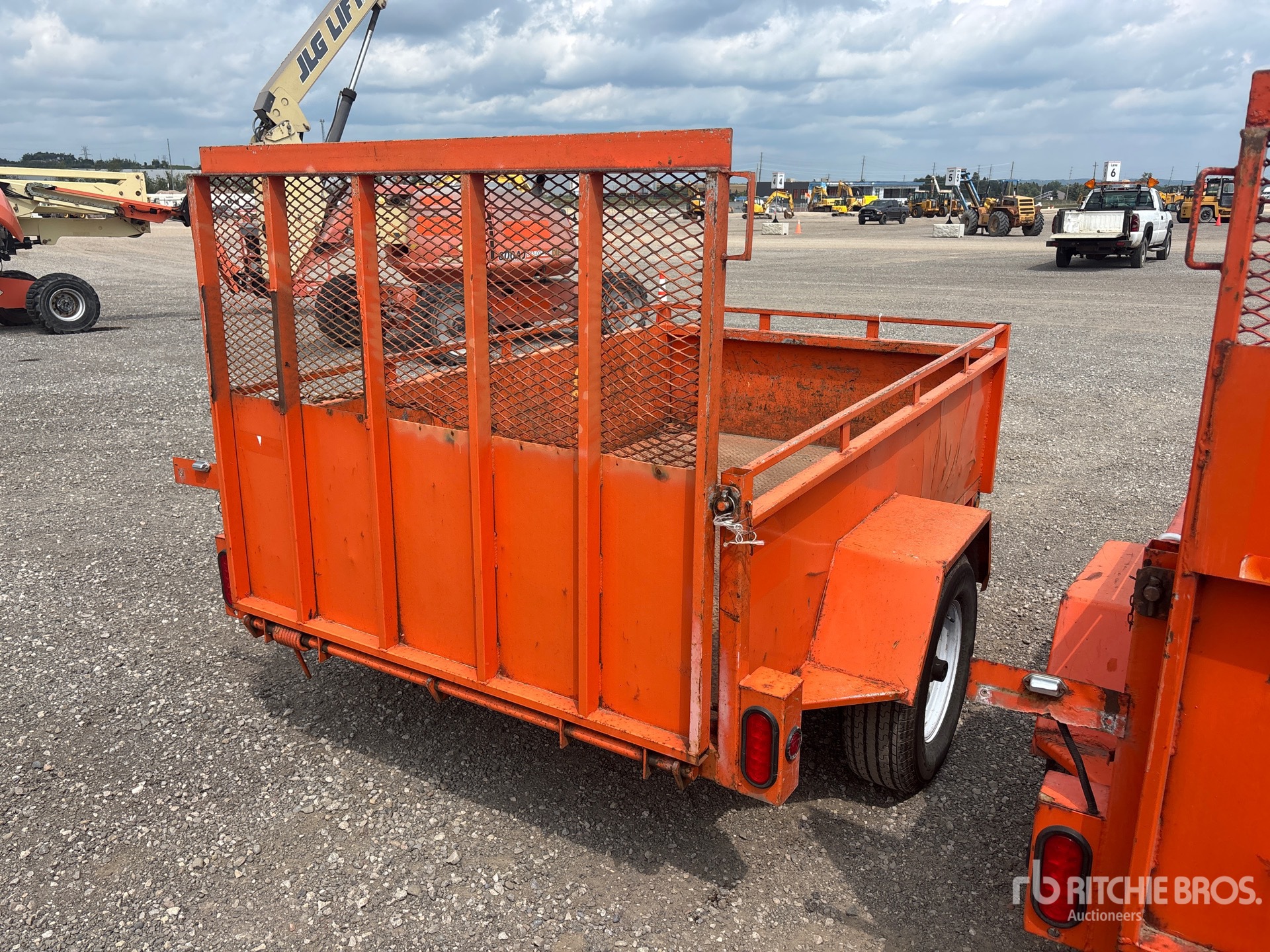 General Appearance with Picture, Right Rear Corner