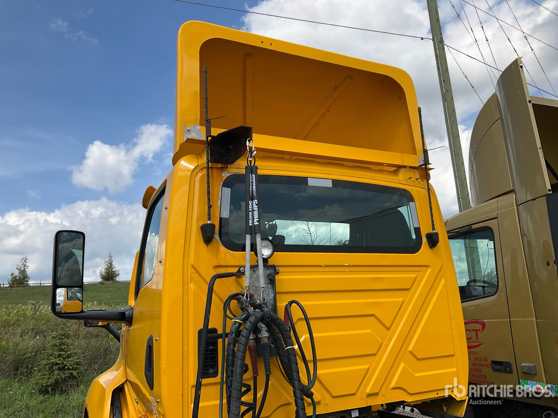 2020 International LT625
