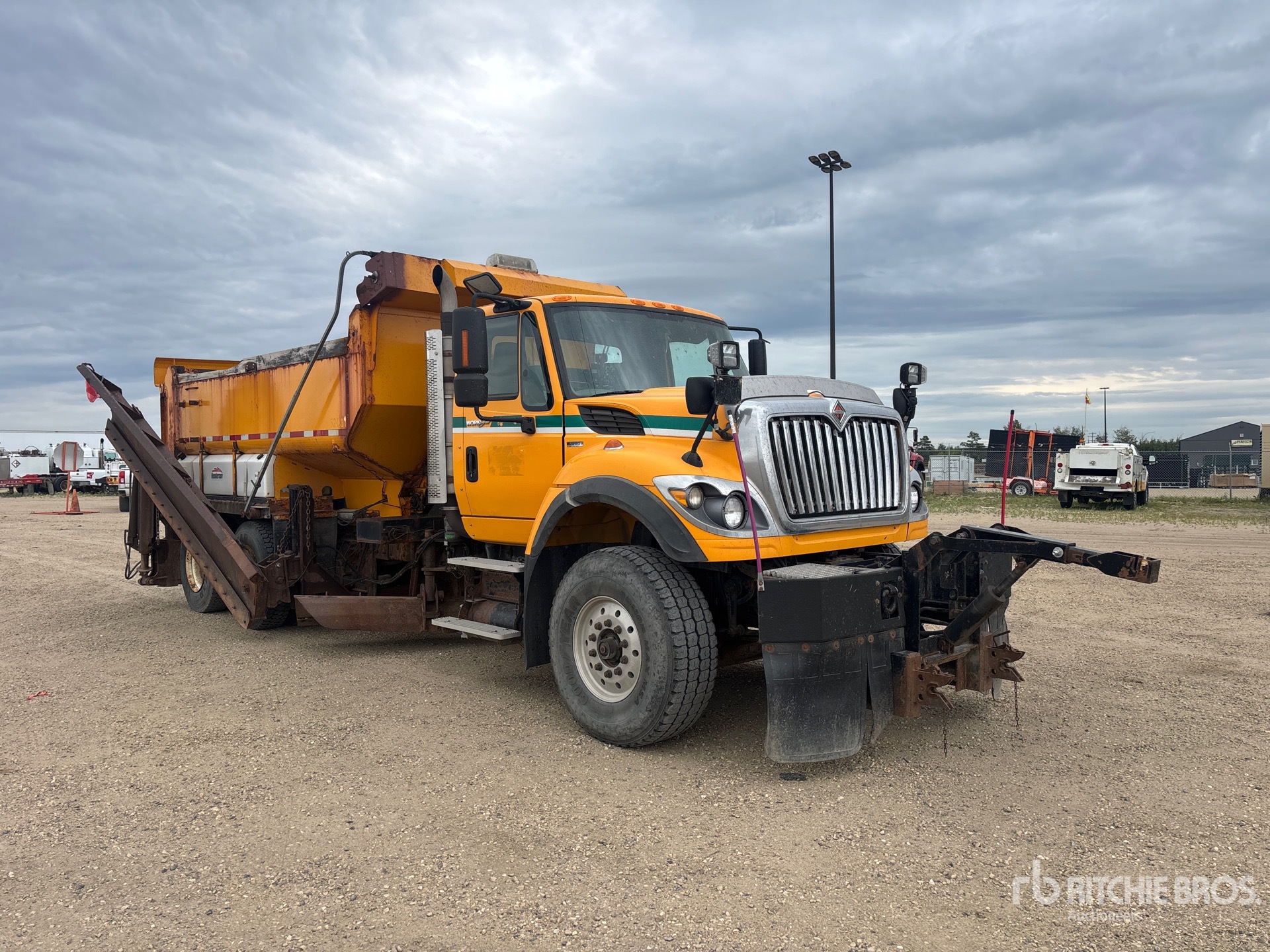 2011 International WORKSTAR 7600