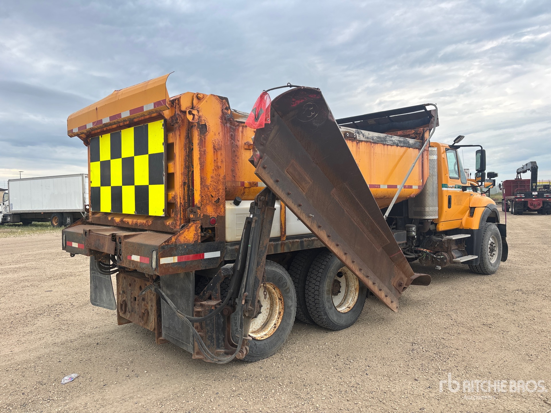 2011 International WORKSTAR 7600