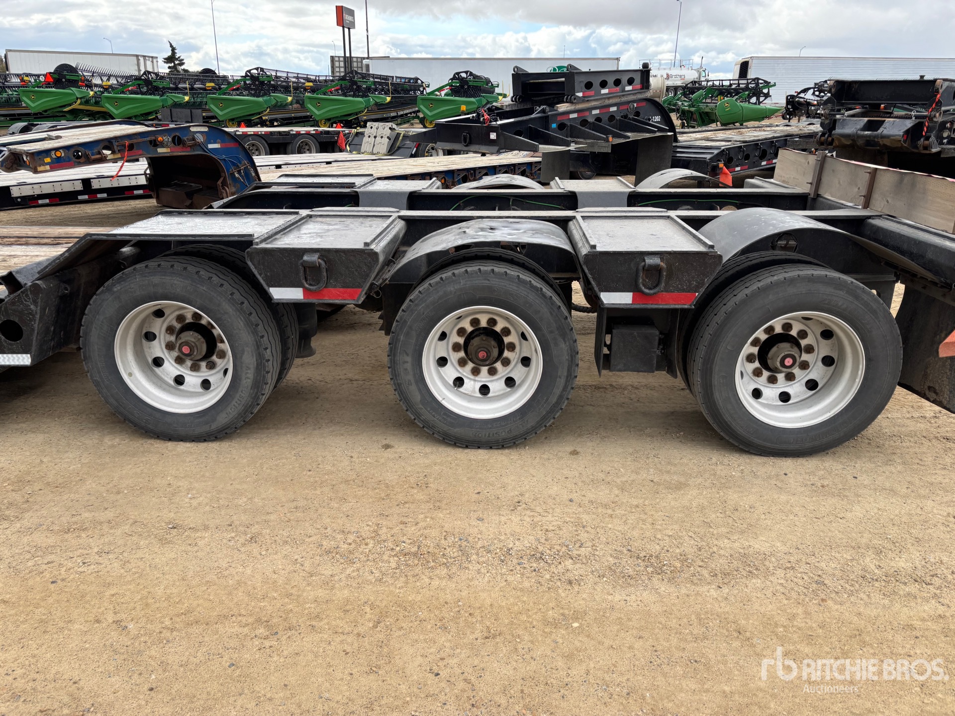 2022 K-Line KLH207
