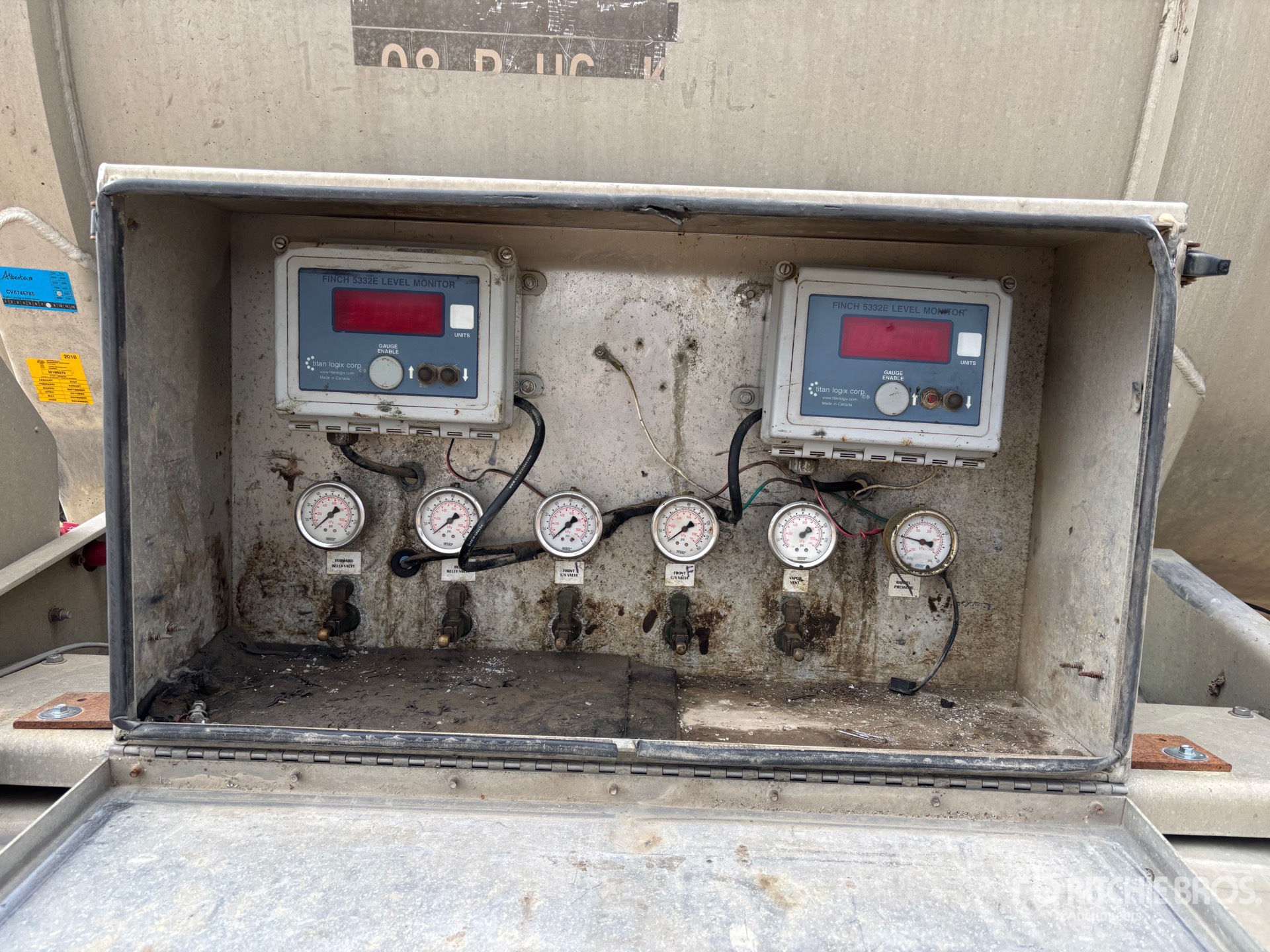 2009 Heil 10000 GAL TRI/A