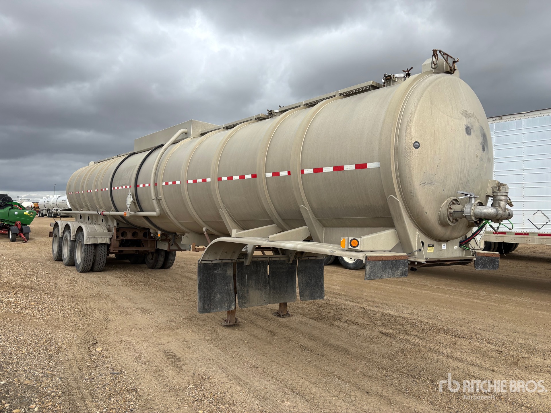 2009 Heil 10000 GAL TRI/A
