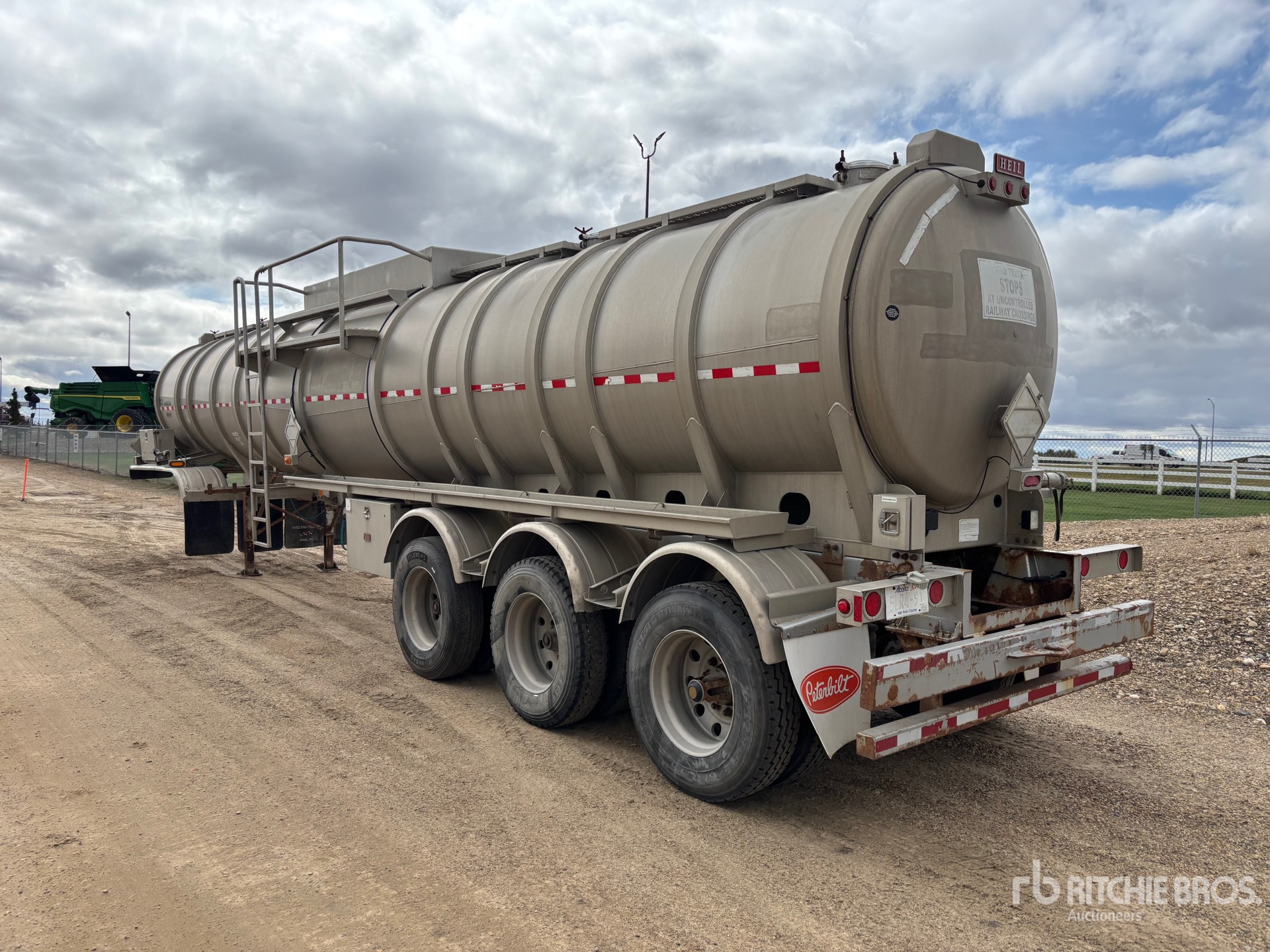 2009 Heil 10000 GAL TRI/A