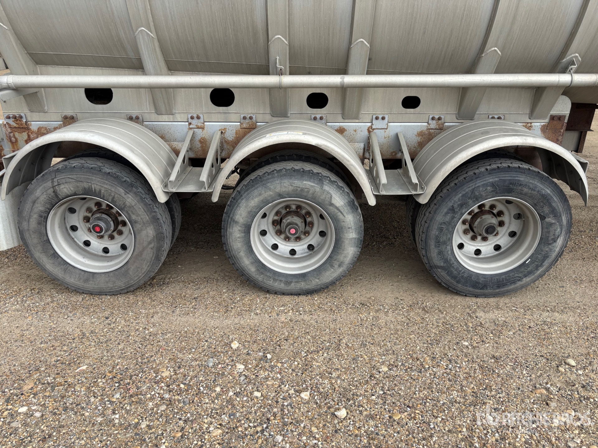 2009 Heil 10000 GAL TRI/A