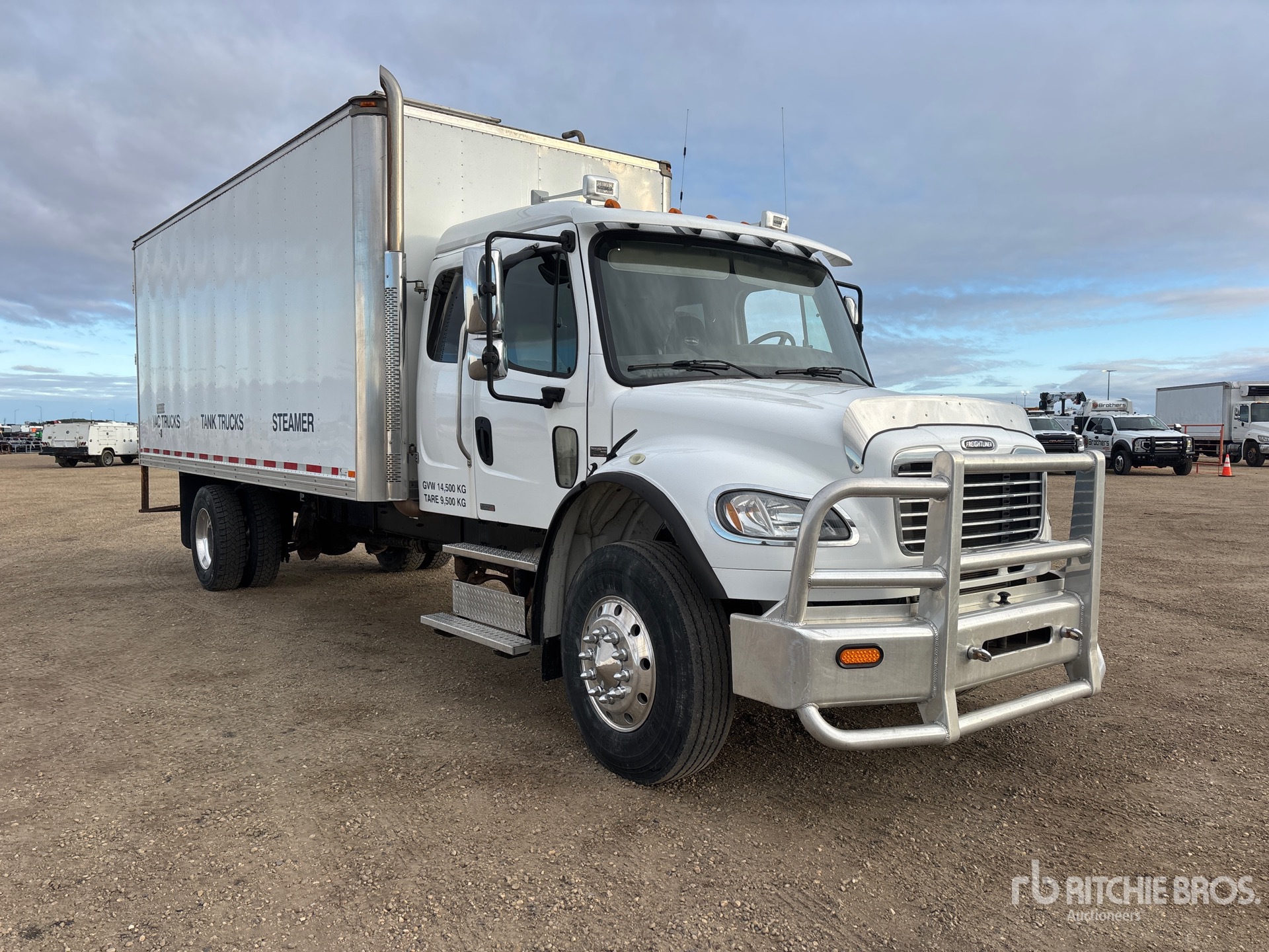2012 Freightliner M2106