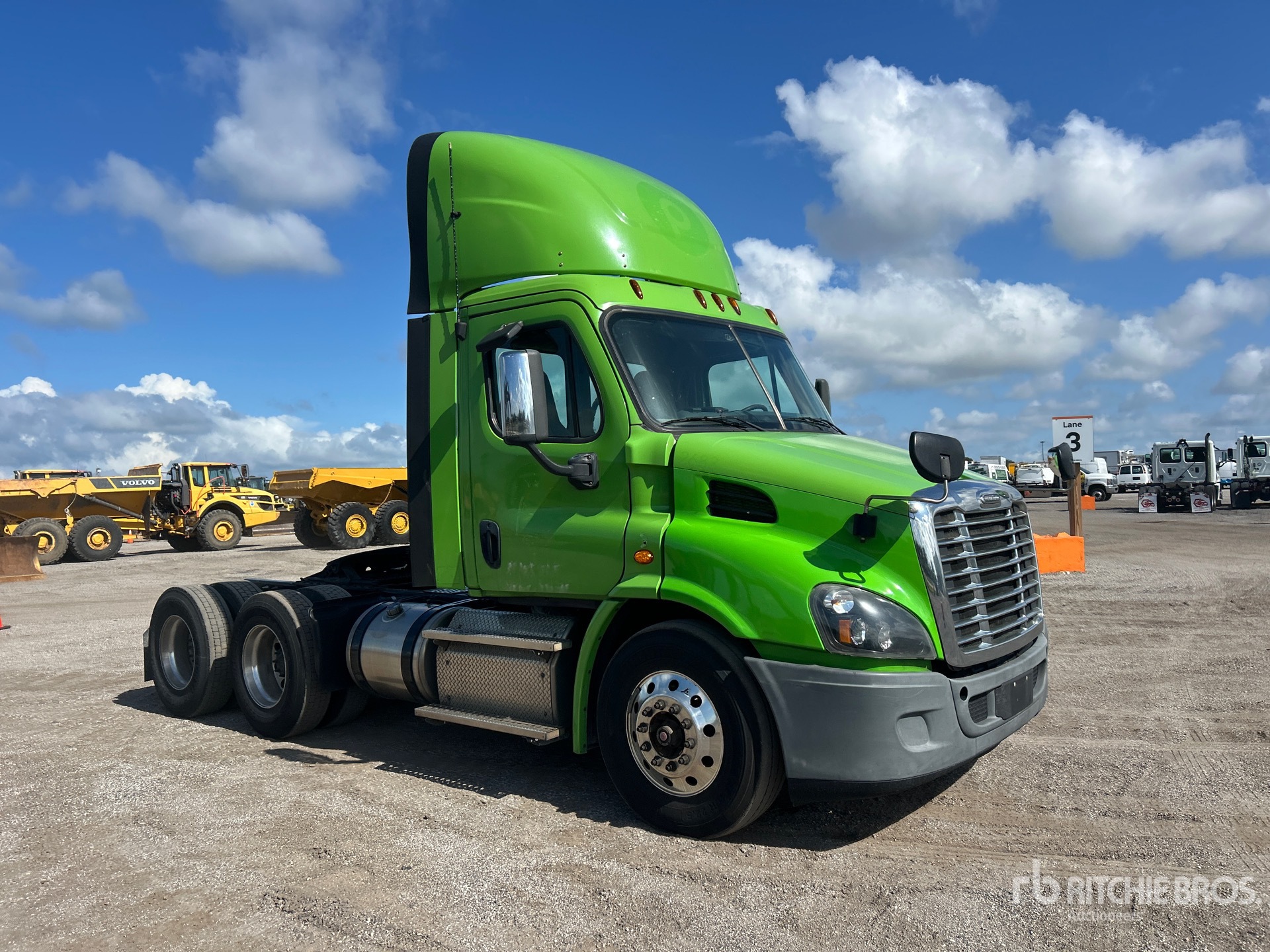 2018 Freightliner Cascadia 113