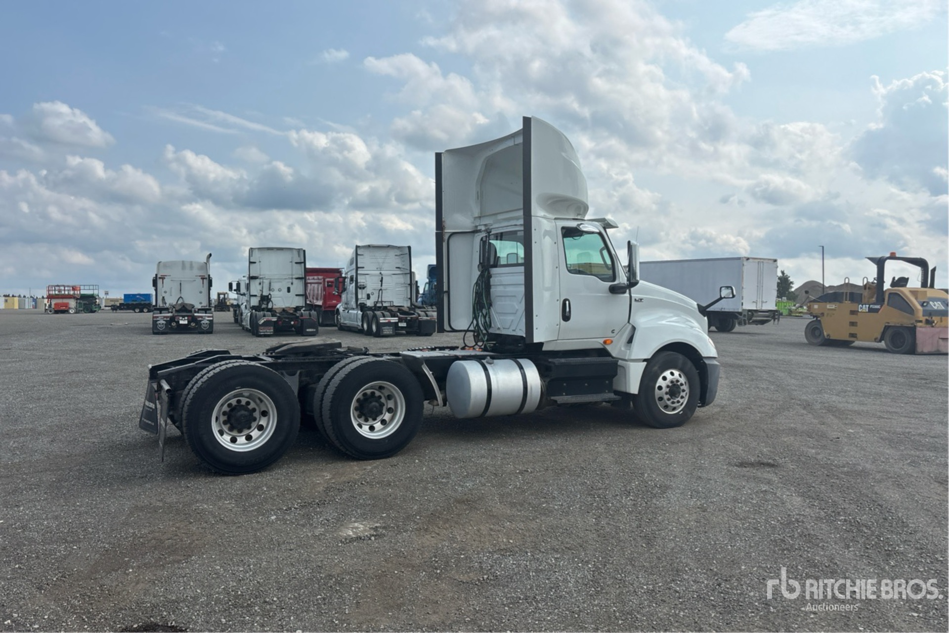 2018 International LT625