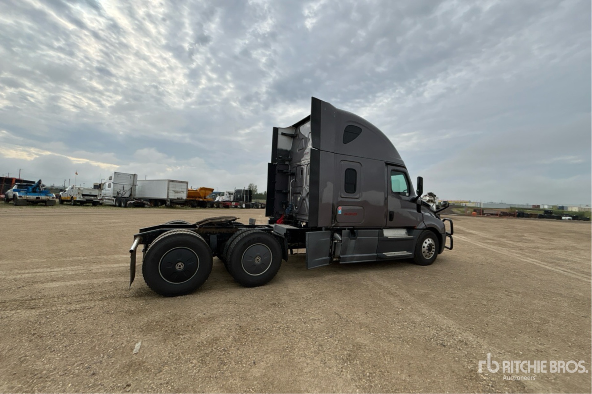 2019 Freightliner CASCADIA 126
