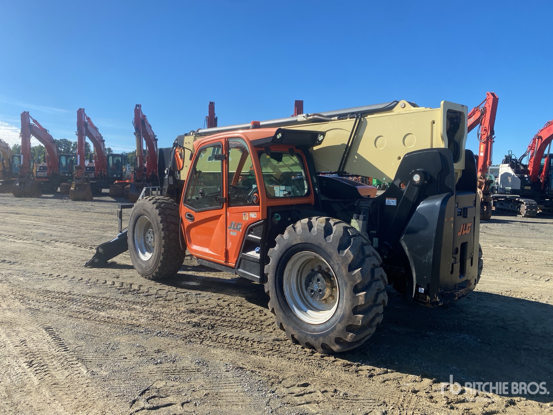2019 JLG 1255