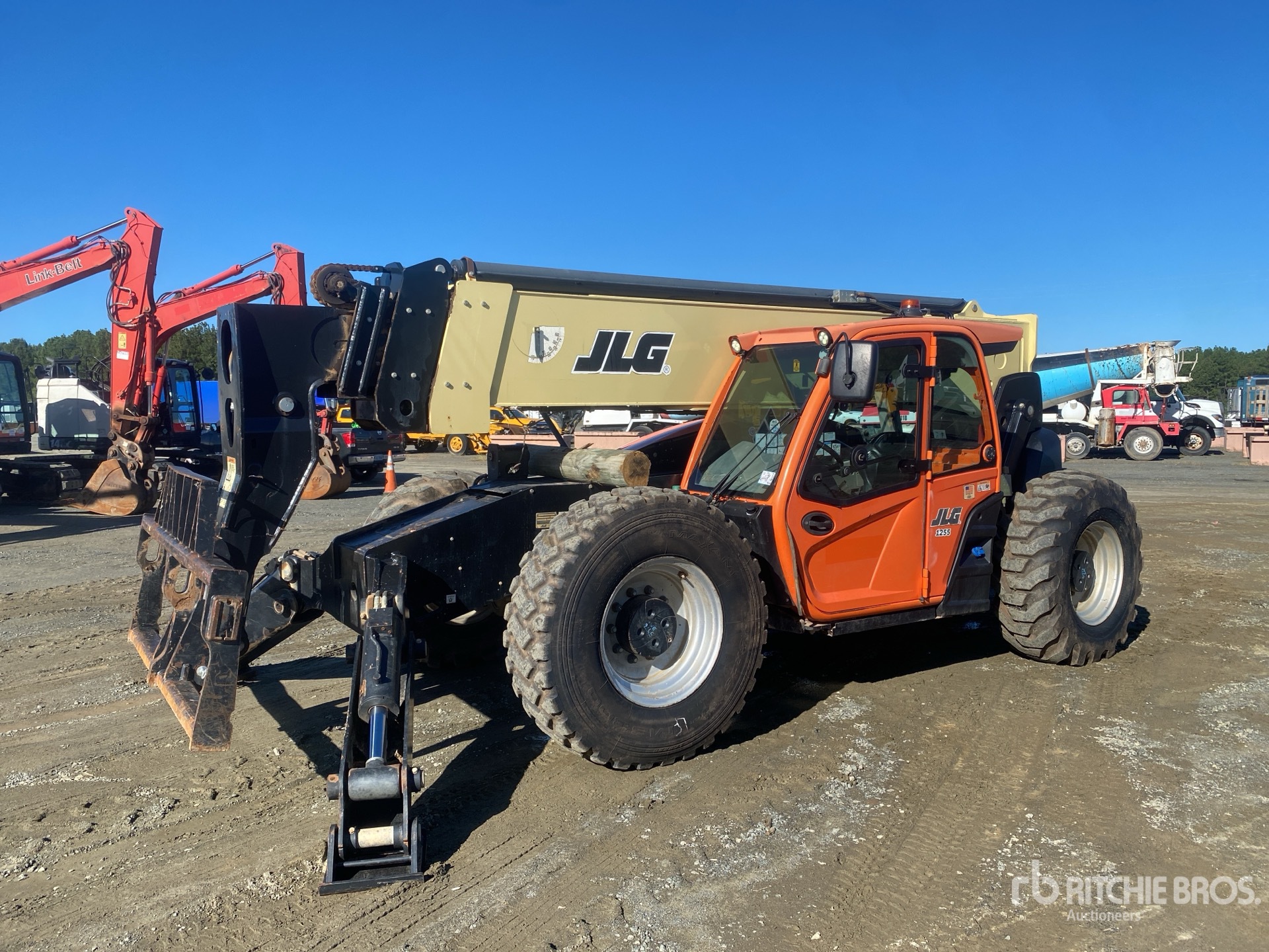 Photo of 2019 JLG 1255