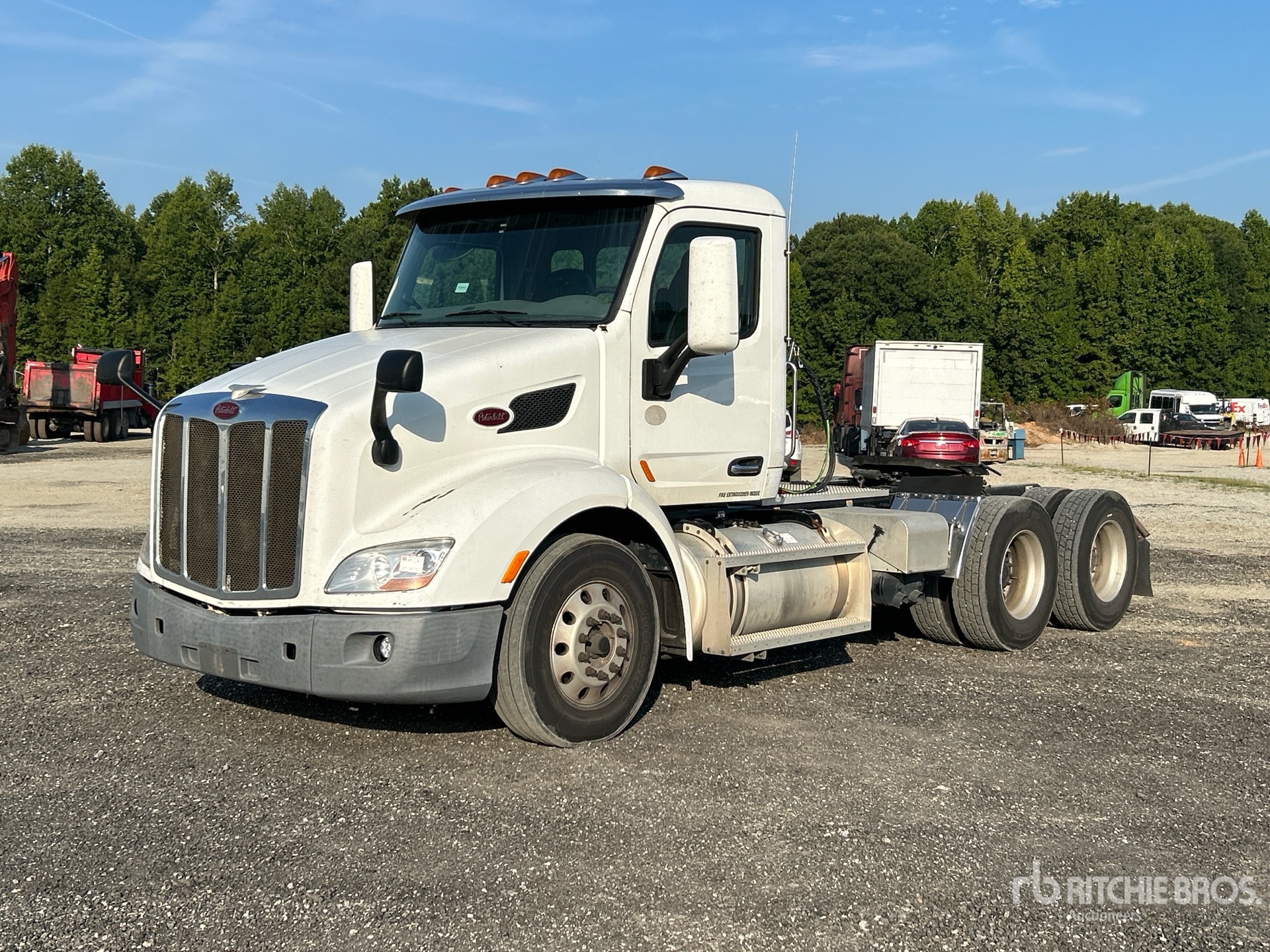 Photo of 2015 Peterbilt 579