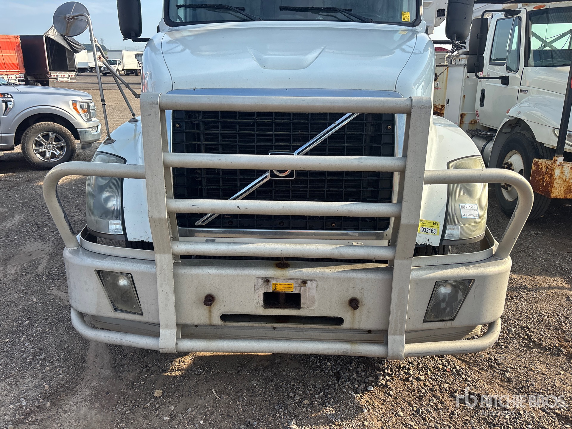 2005 Volvo VNL