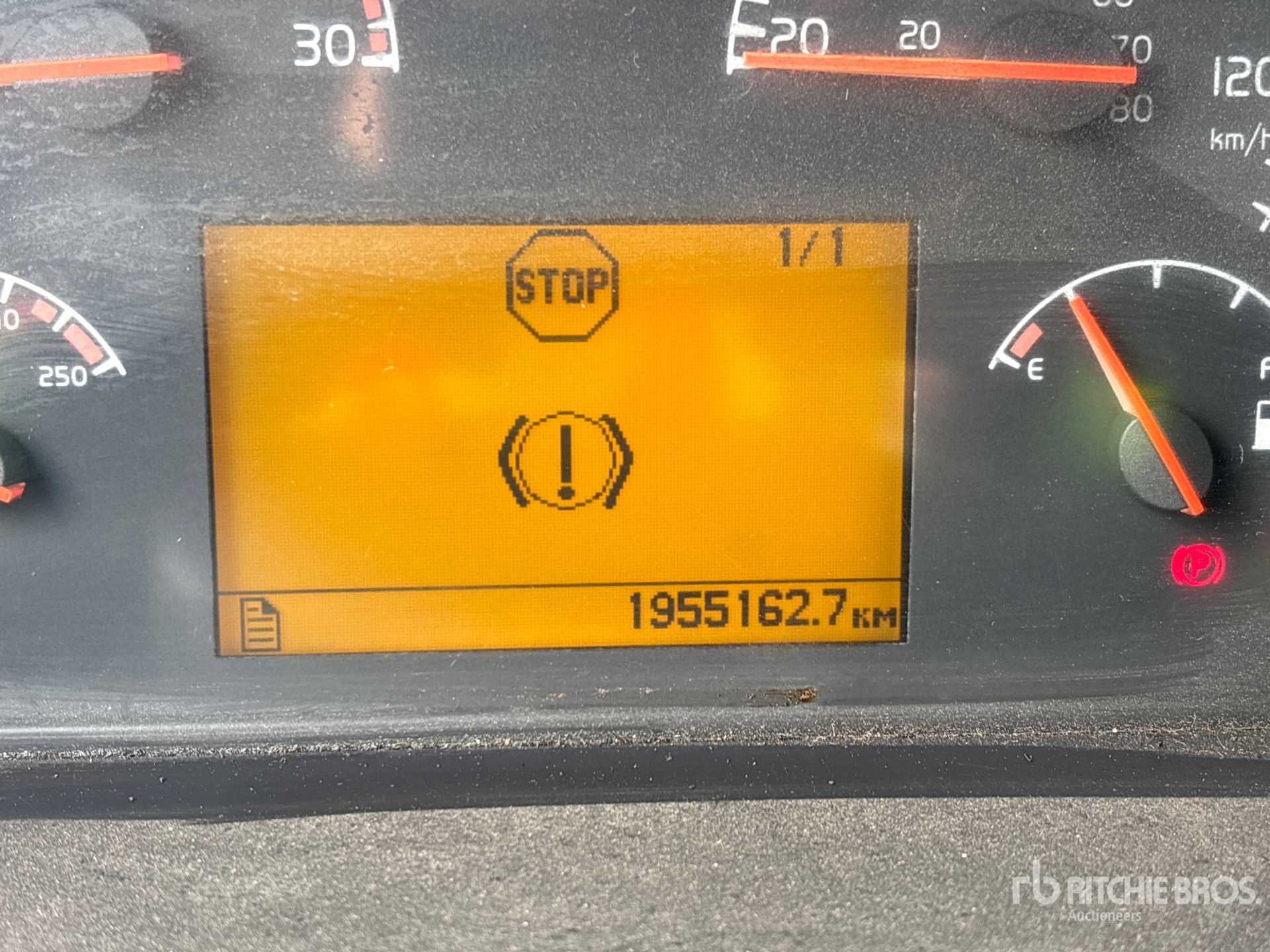 2005 Volvo VNL