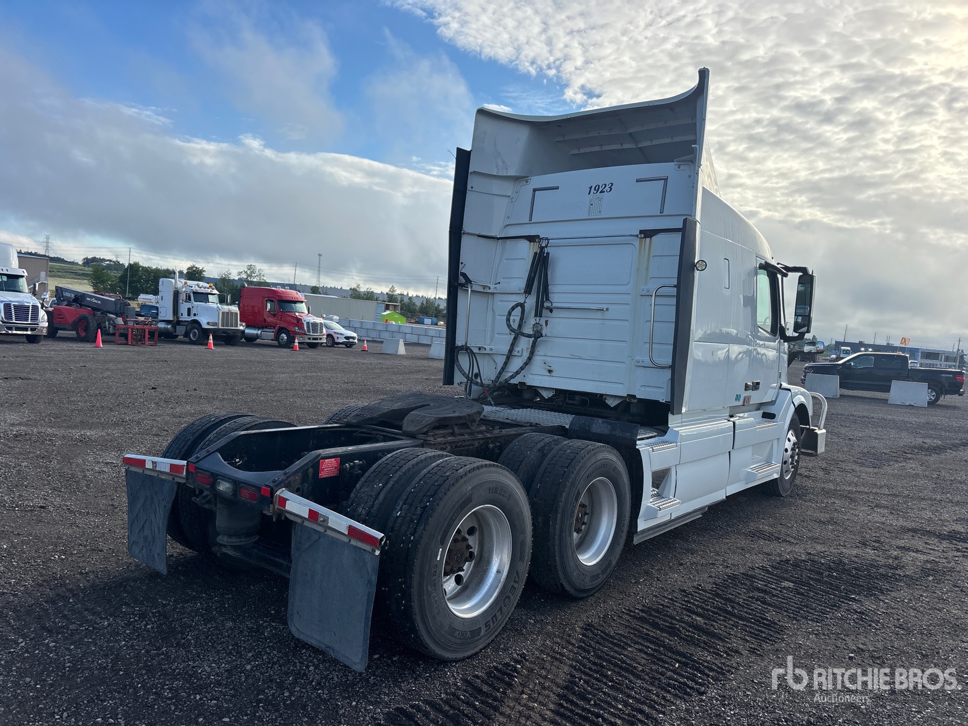 2016 Volvo VNL